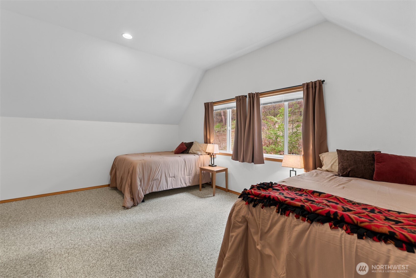2454 Salal Drive Property Photo 33