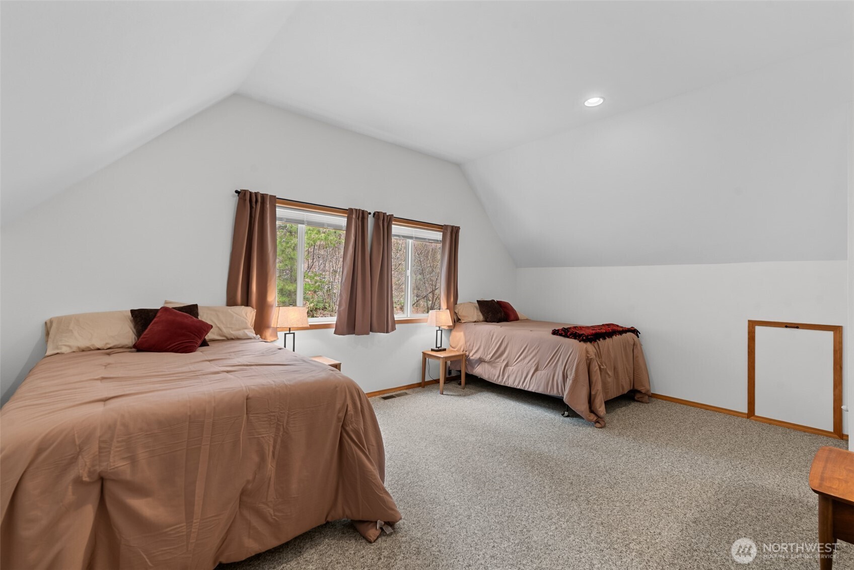 2454 Salal Drive Property Photo 34