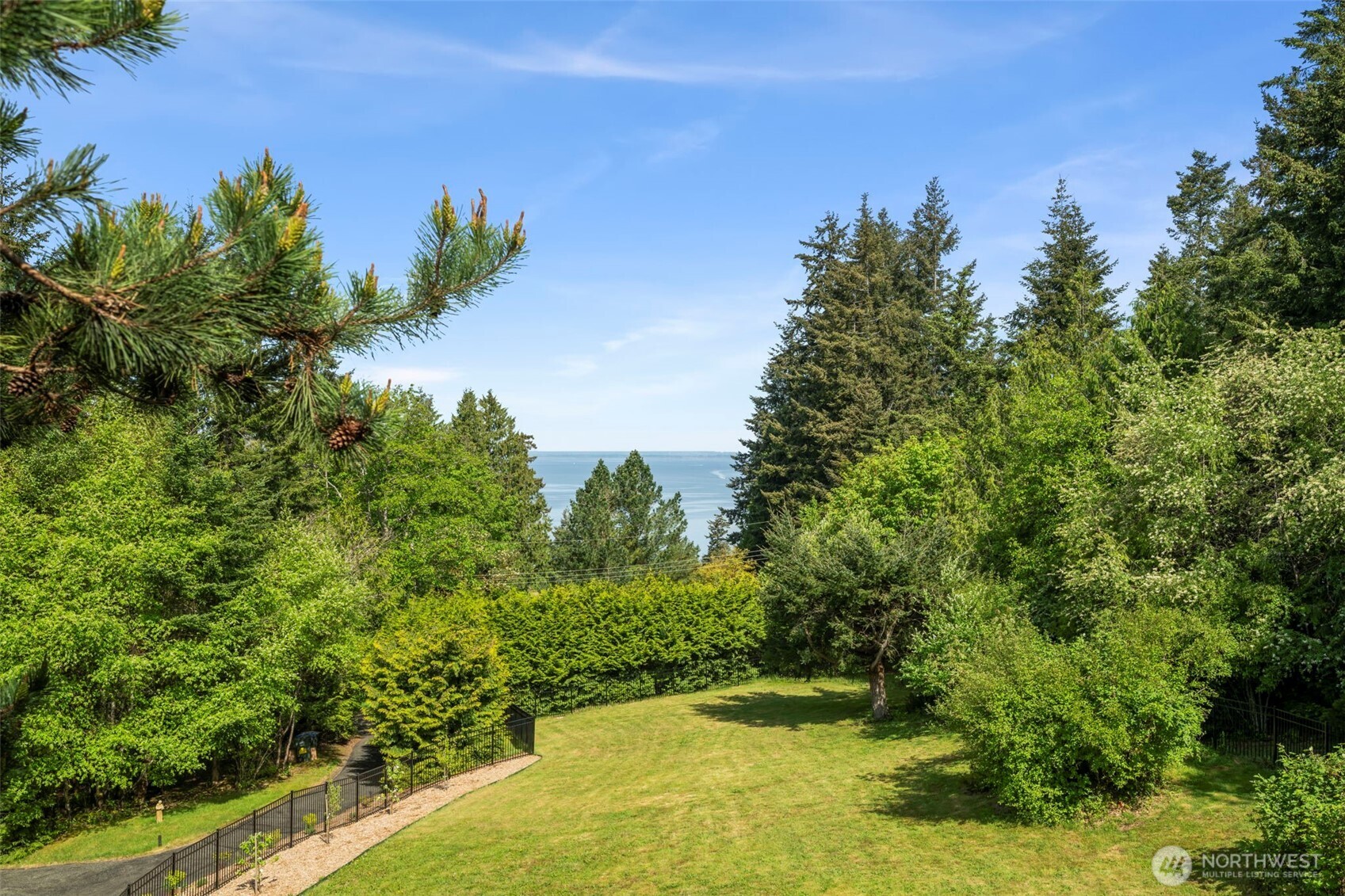 532 Whitecap Road Property Photo 4
