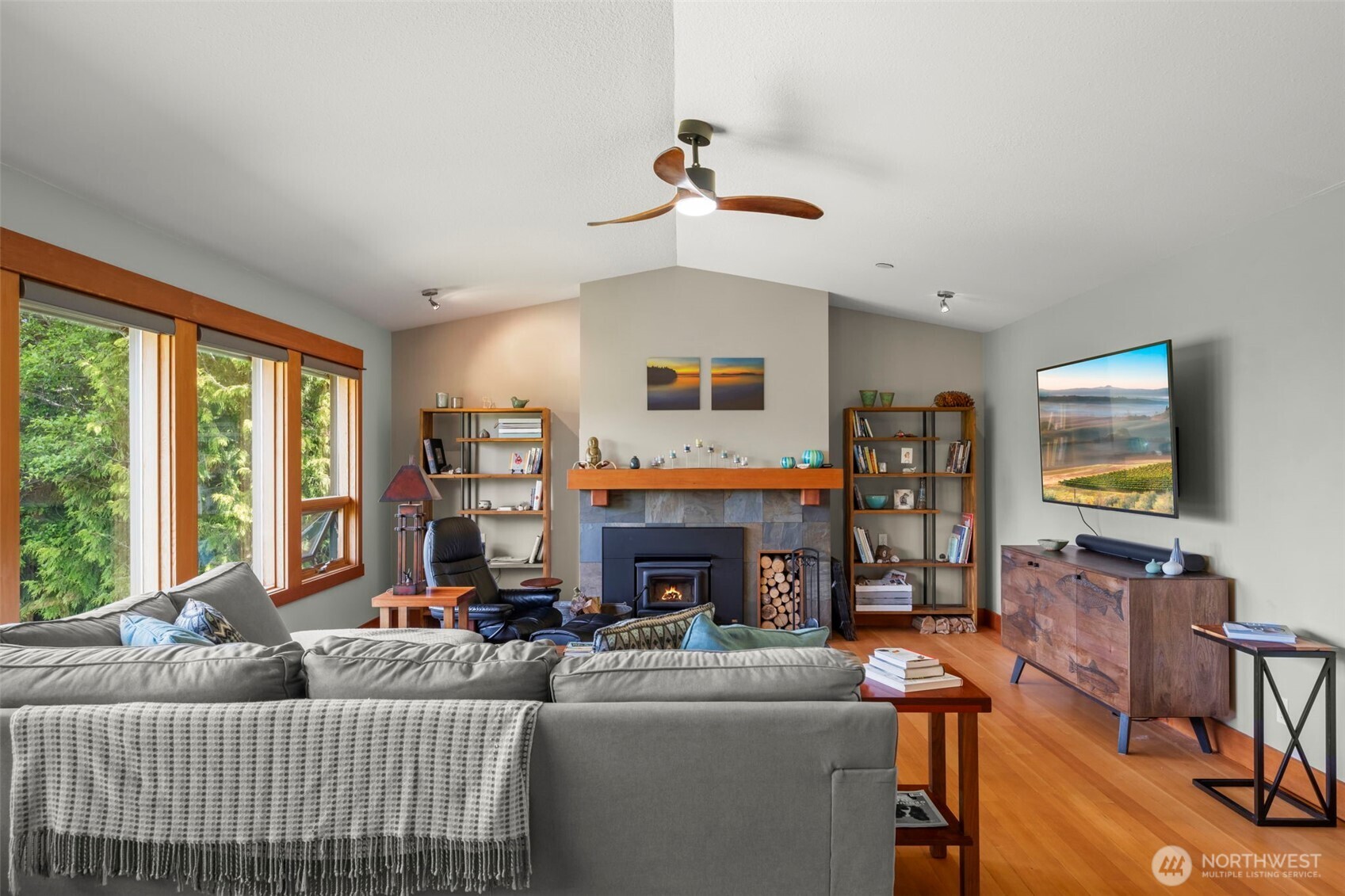 532 Whitecap Road Property Photo 8