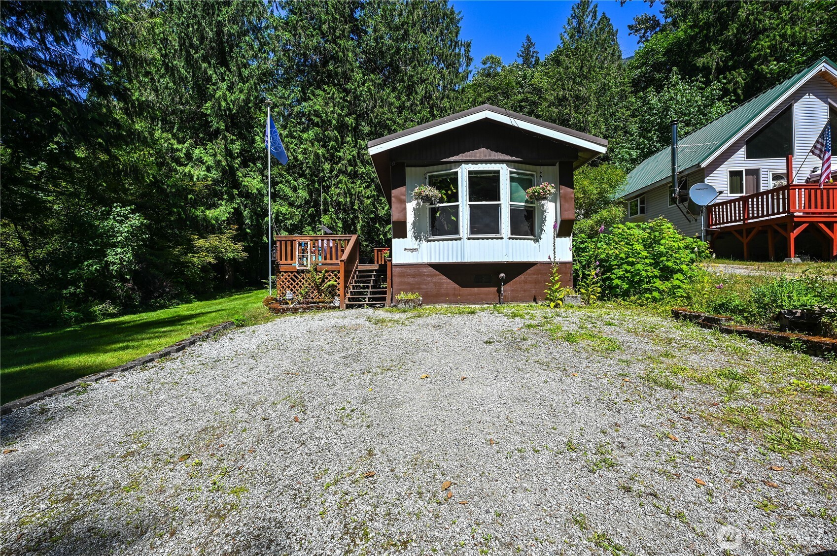 64193 E Cascade Drive Property Photo 2