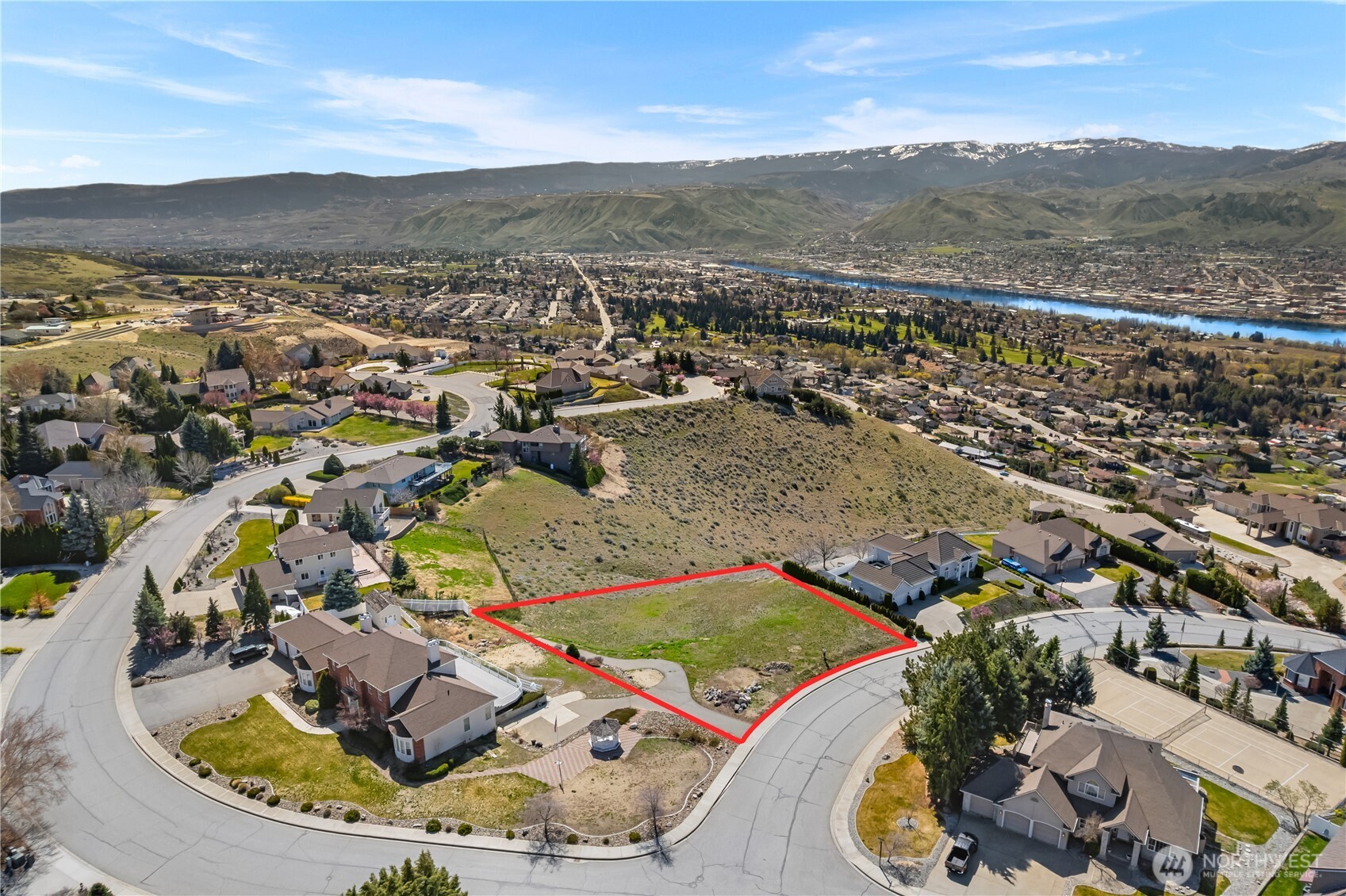 2450 Twin Peaks View Property Photo 4