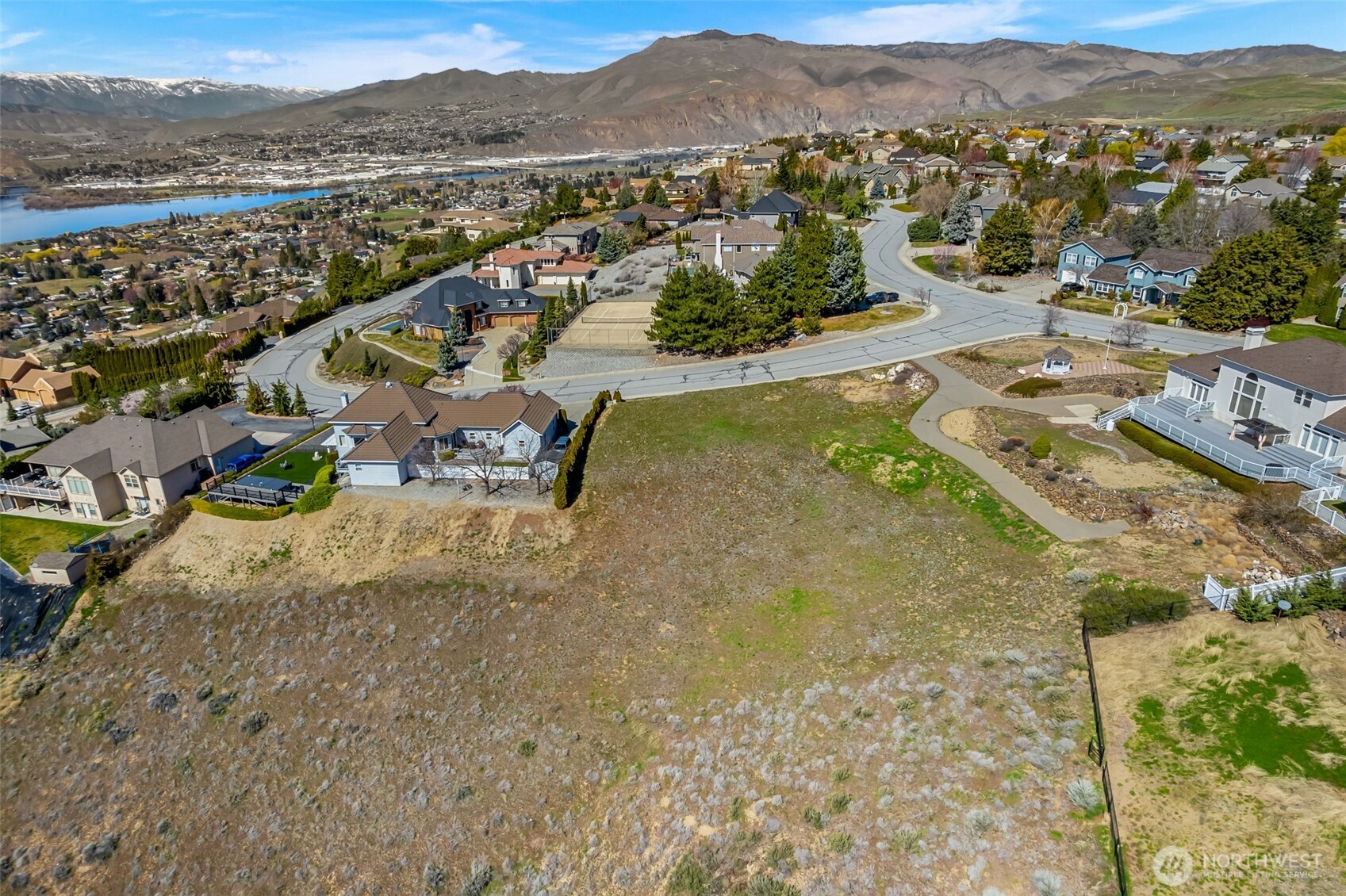 2450 Twin Peaks View Property Photo 5