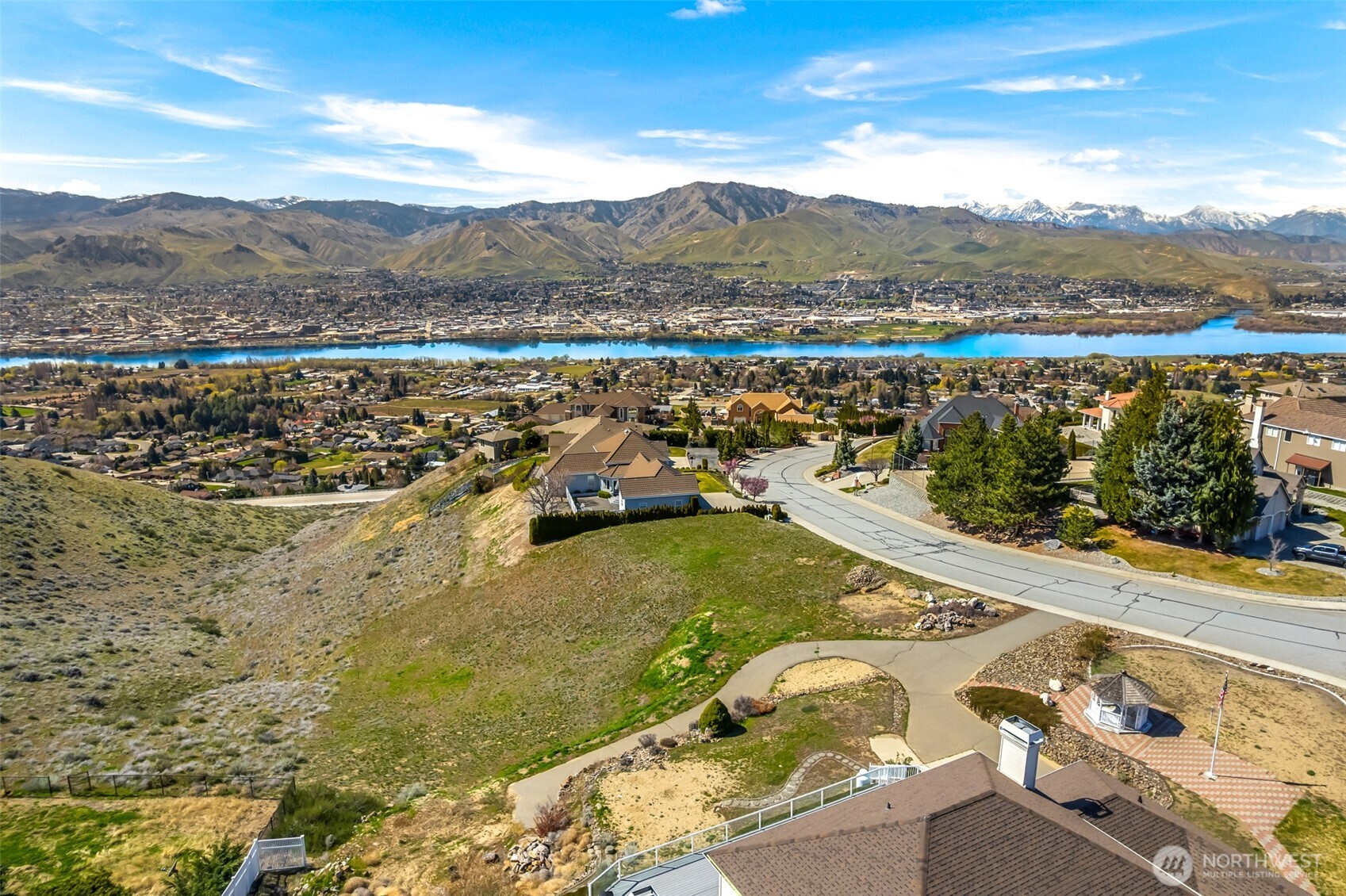2450 Twin Peaks View Property Photo 10