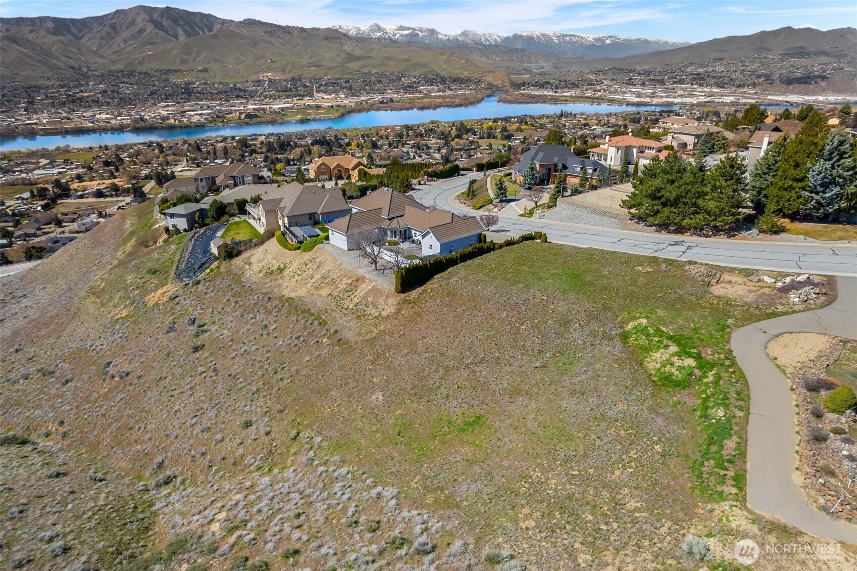 2450 Twin Peaks View Property Photo 11