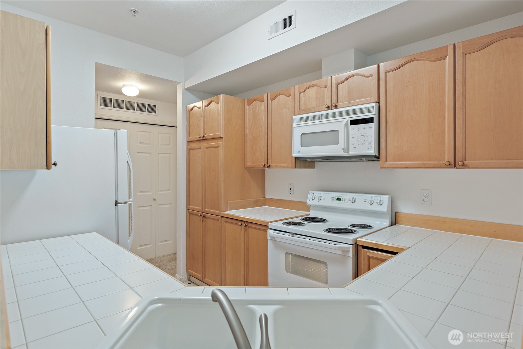 12122 Ne 171st Place D201 Property Photo 6