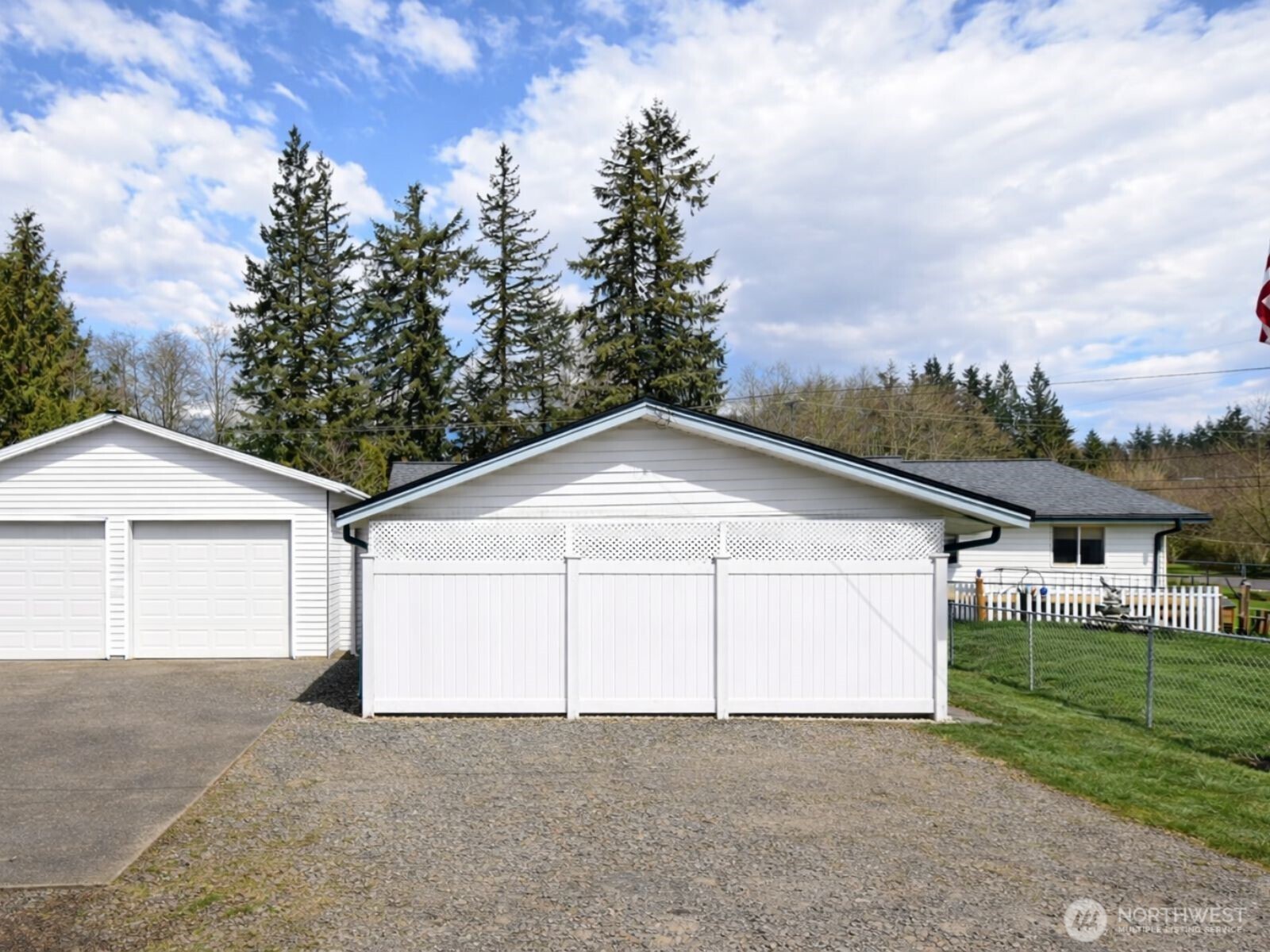 100 Hillcrest Drive Property Photo 1