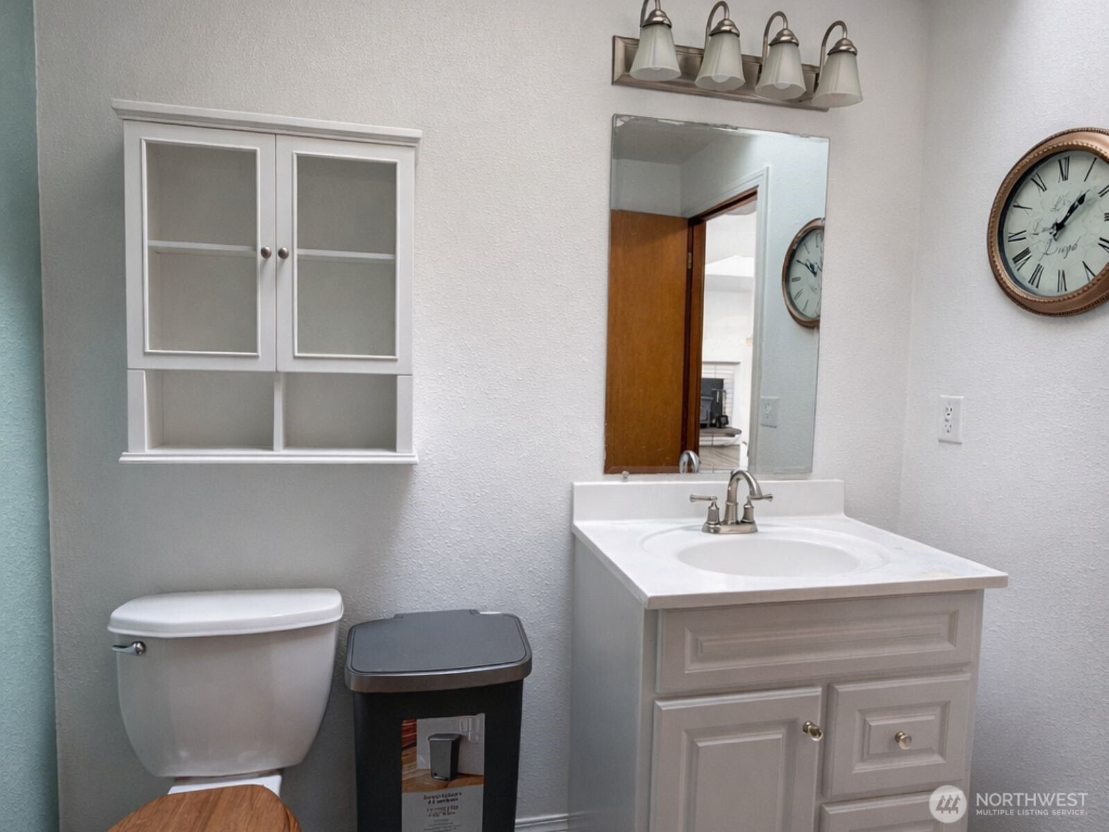 100 Hillcrest Drive Property Photo 12