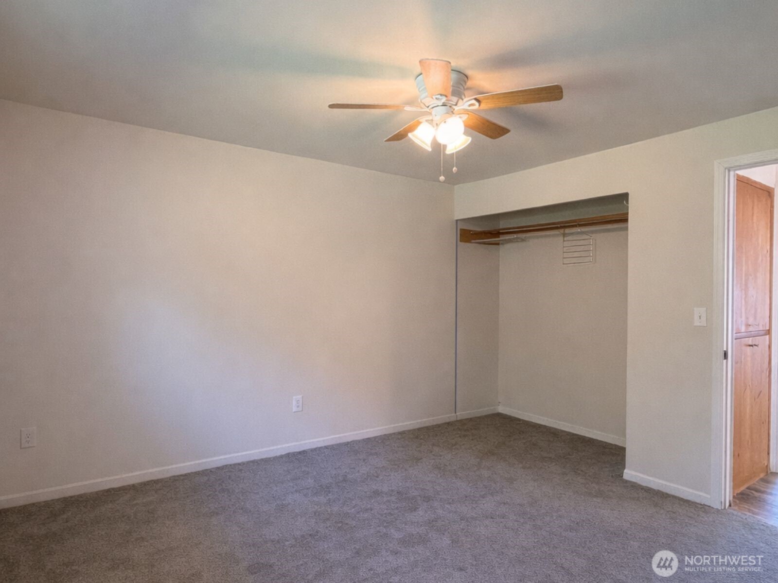 100 Hillcrest Drive Property Photo 15