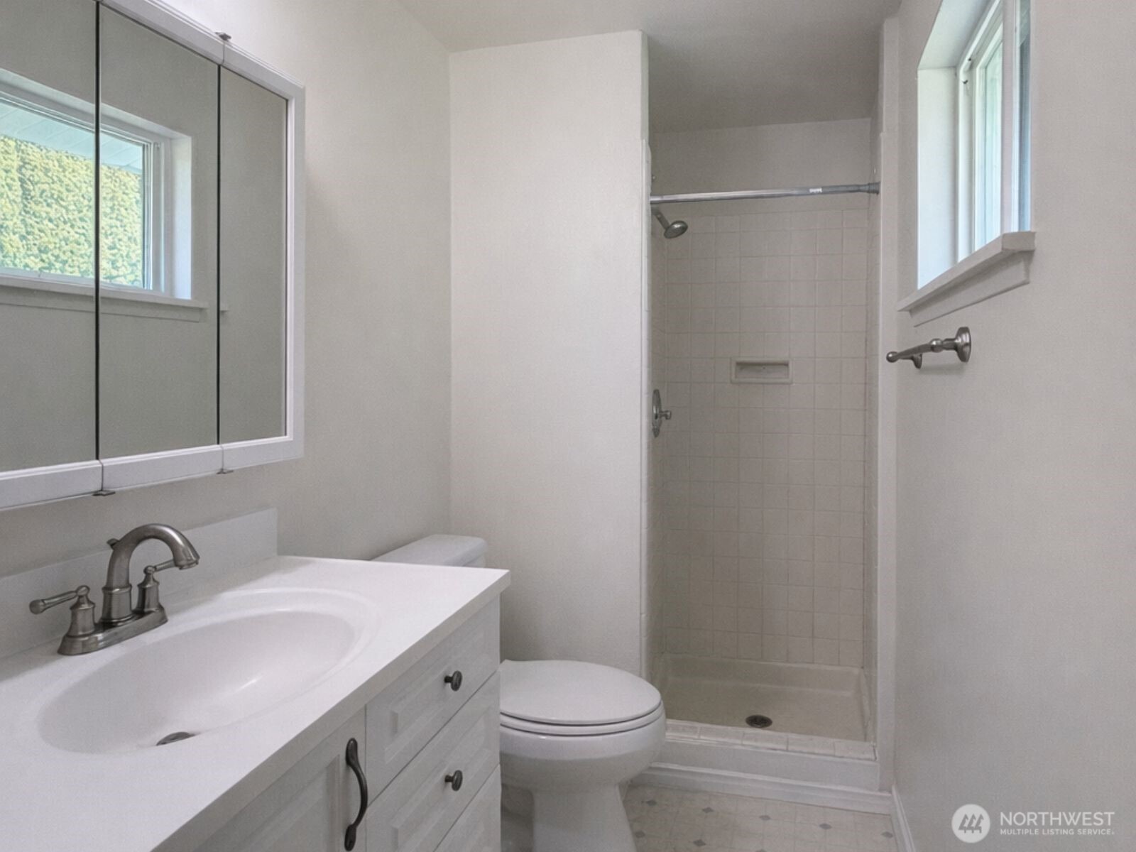 100 Hillcrest Drive Property Photo 16