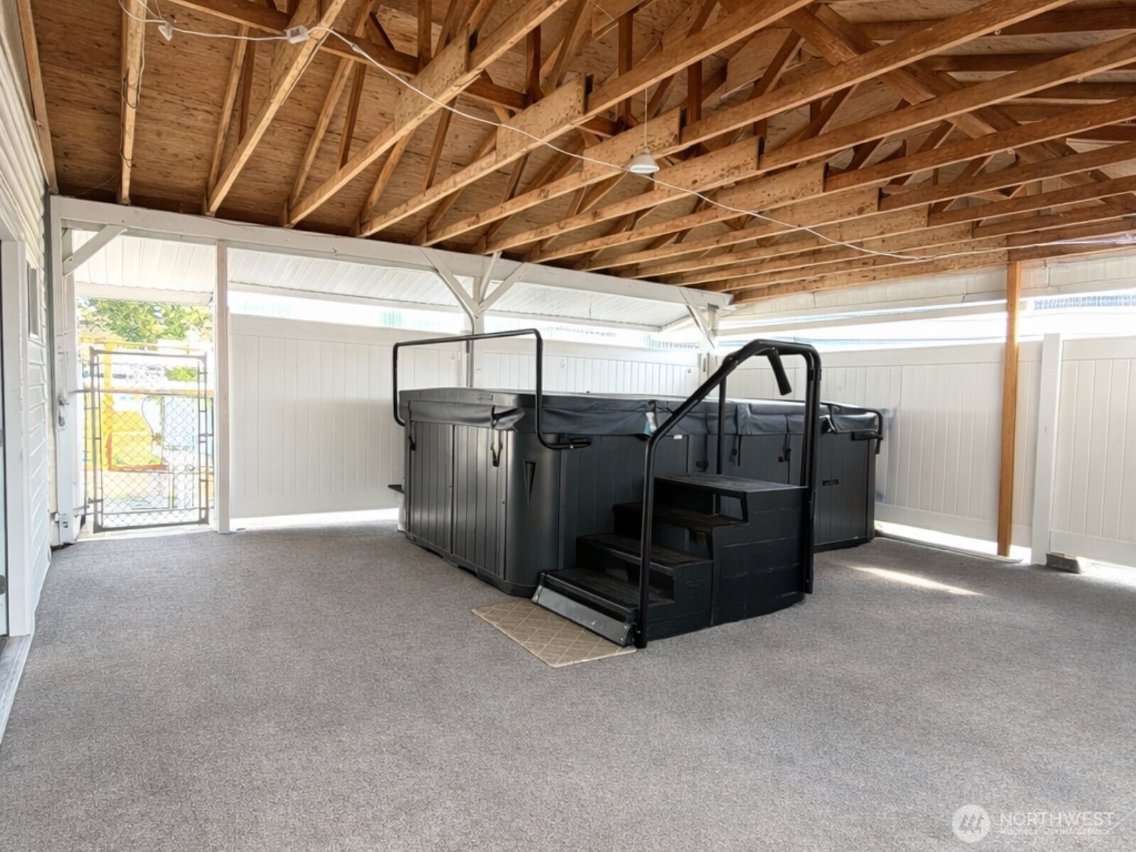 100 Hillcrest Drive Property Photo 28