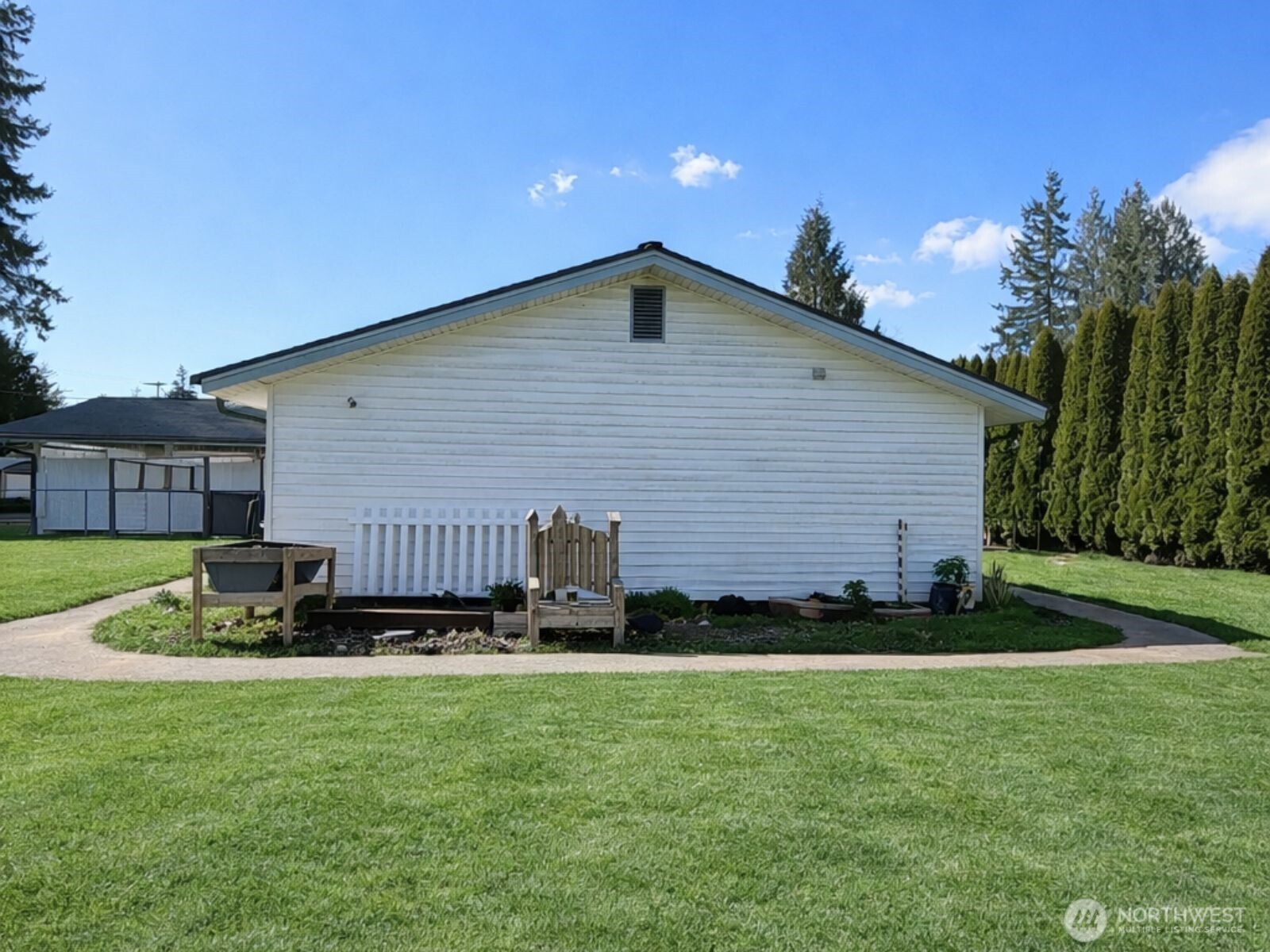 100 Hillcrest Drive Property Photo 31