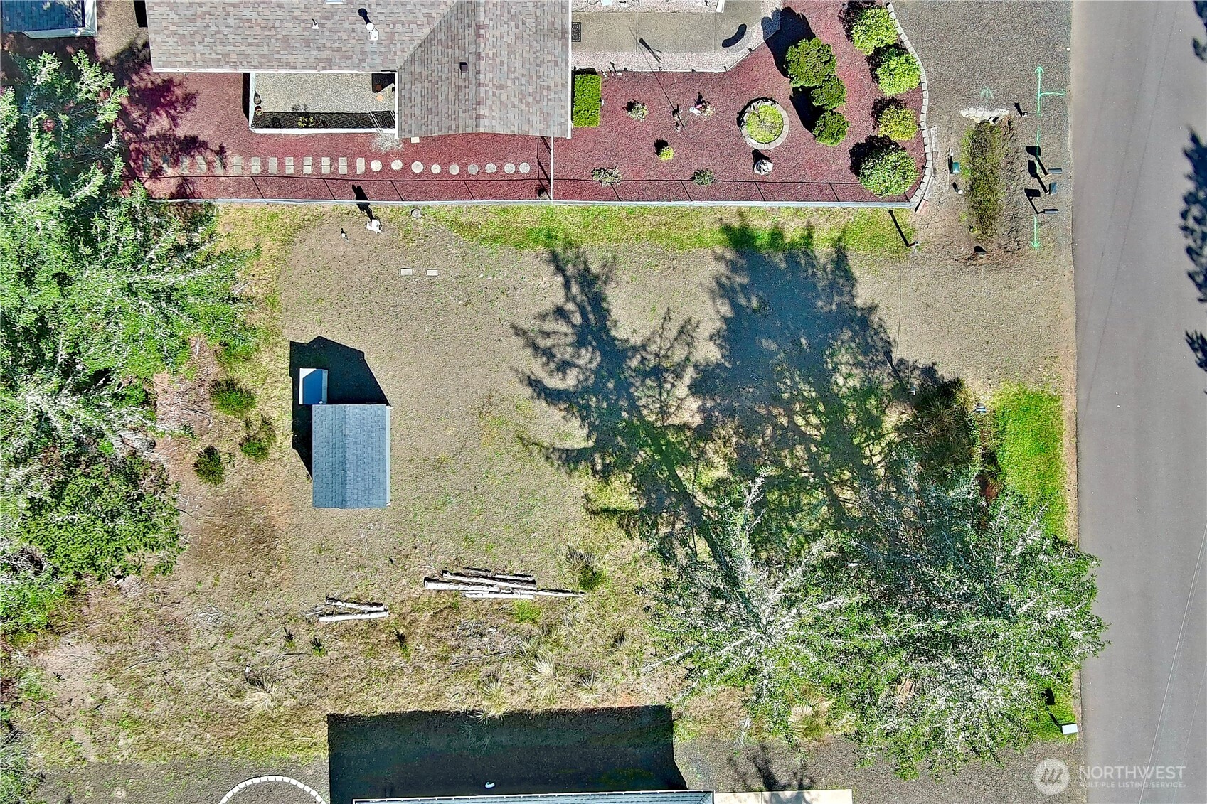 583 Meadow Avenue Property Photo 4