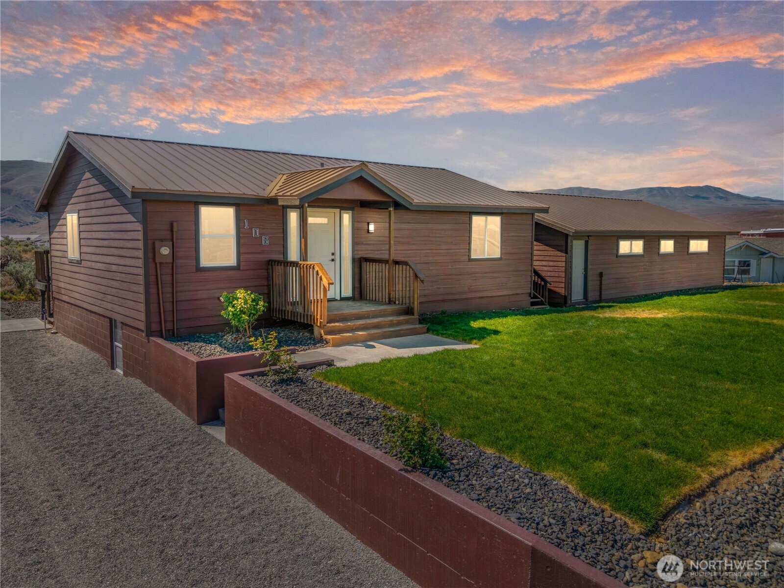 106 Sw Yucca Place Property Photo 1