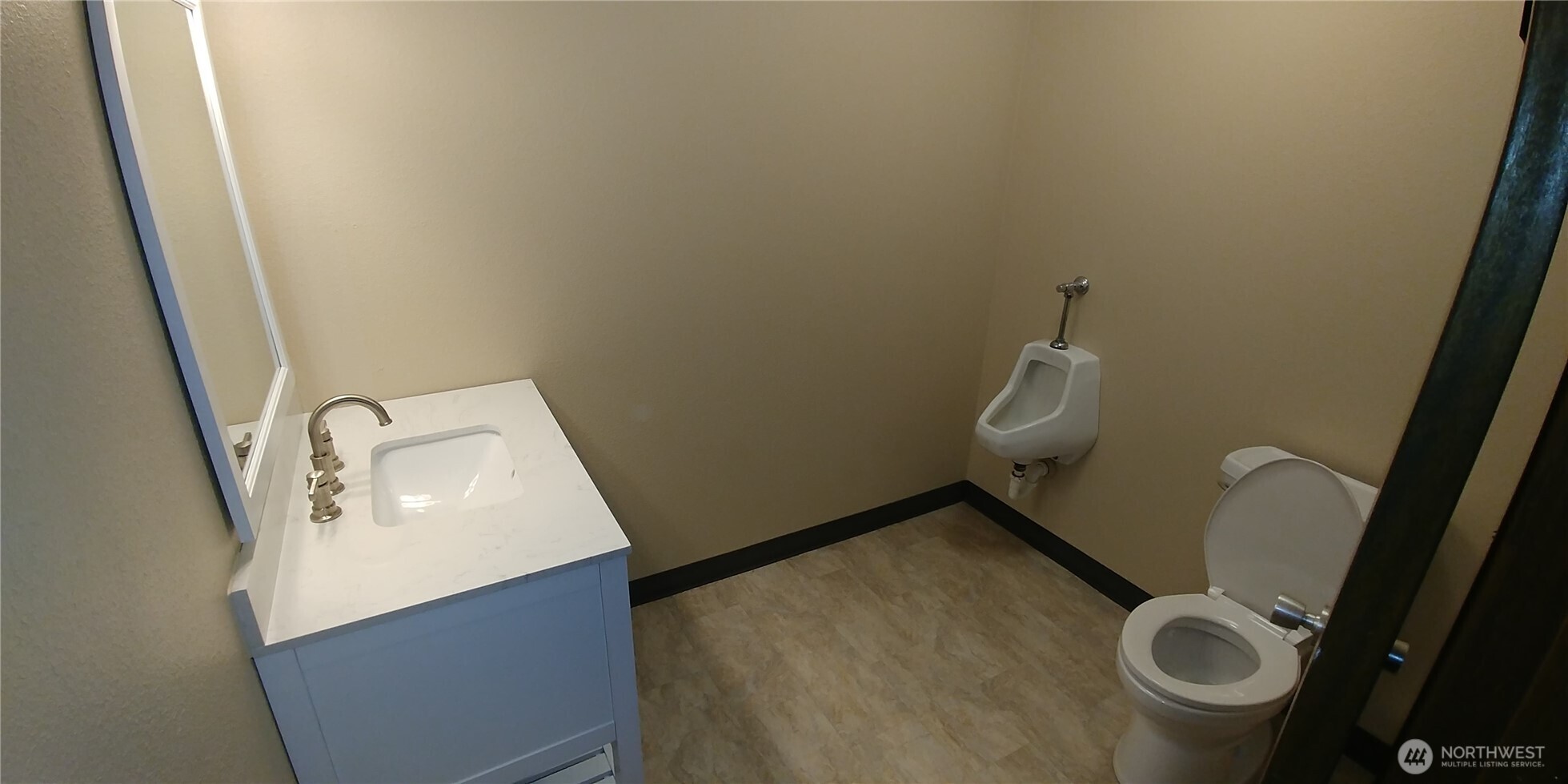 5737 Linderson Way Property Photo 20
