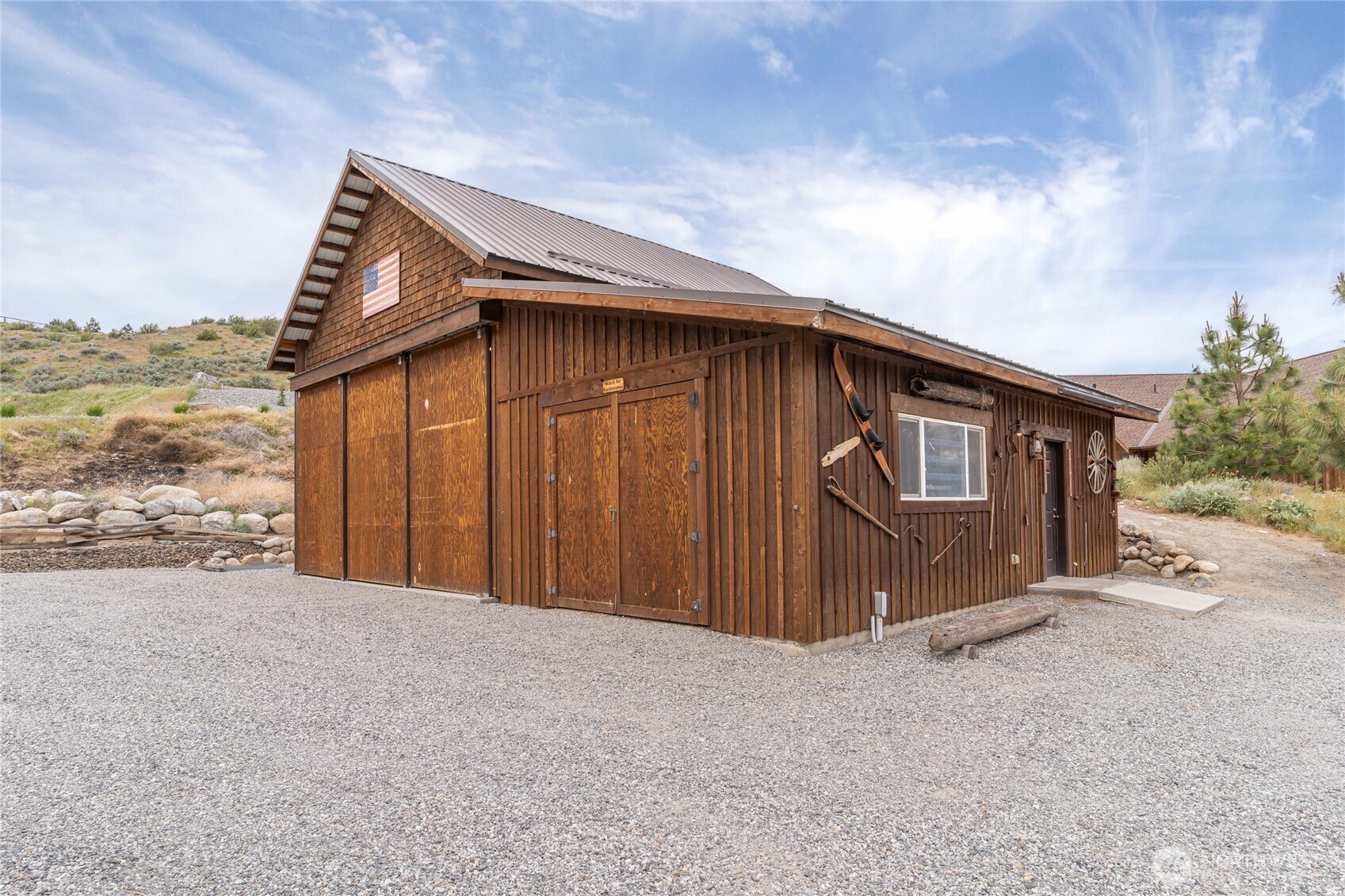 240 Little Butte Ranch Road Property Photo 3