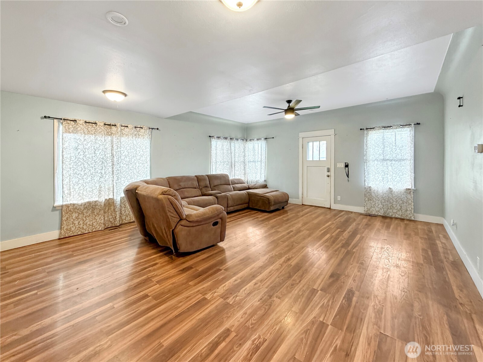 404 E Sixth Property Photo 3