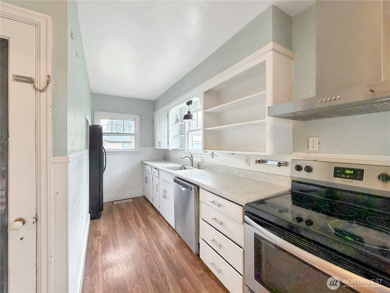 404 E Sixth Property Photo 6