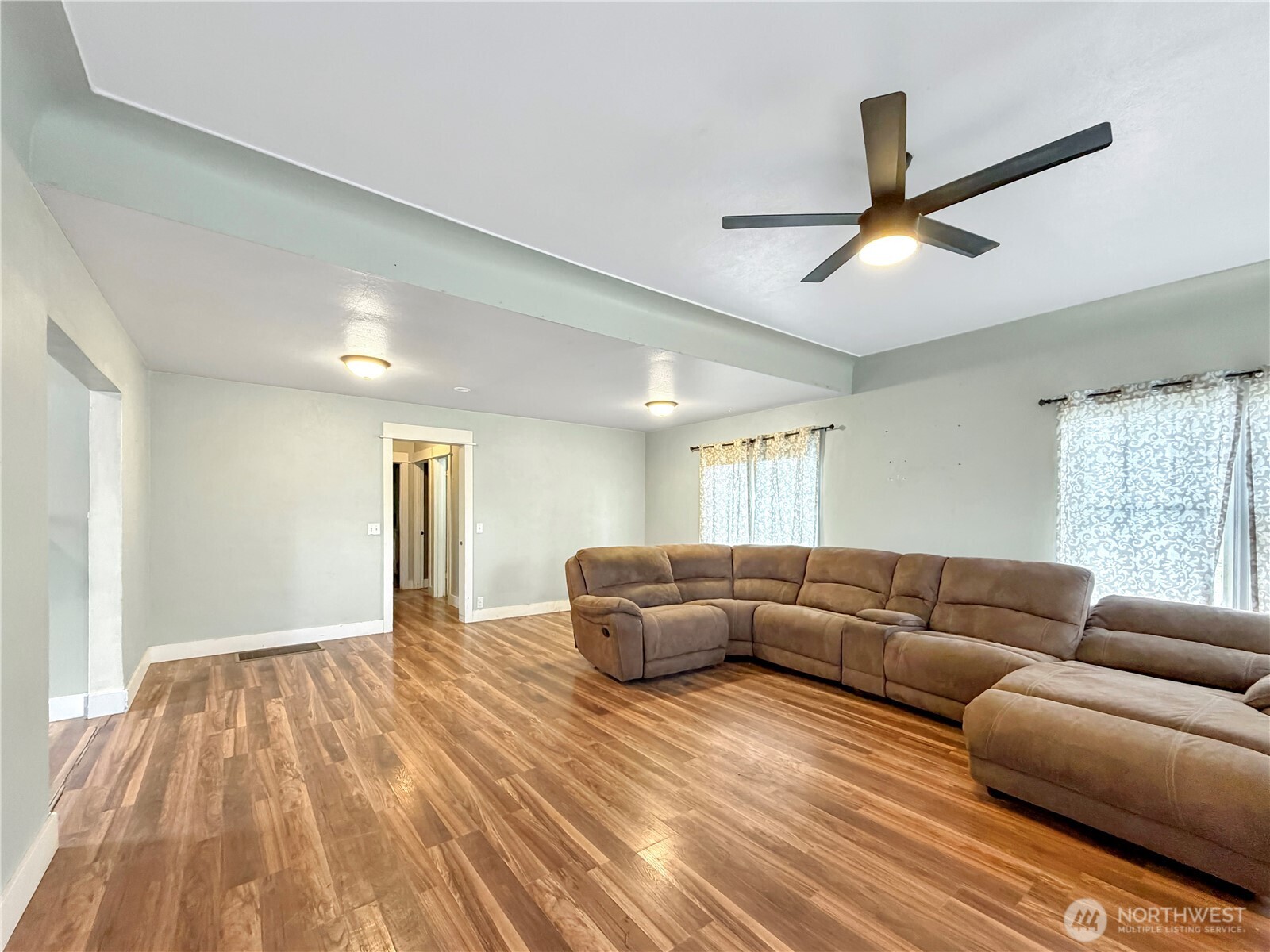 404 E Sixth Property Photo 7
