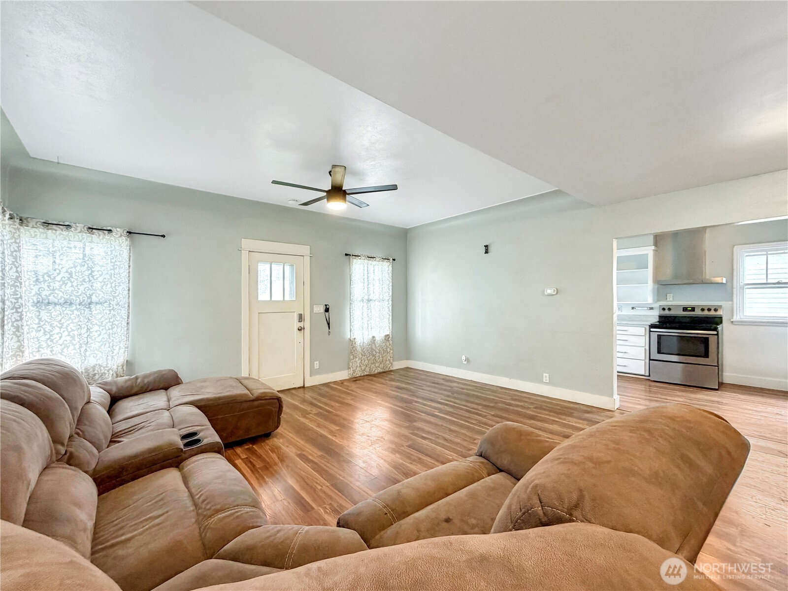 404 E Sixth Property Photo 10