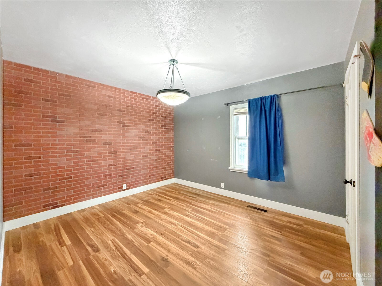 404 E Sixth Property Photo 11