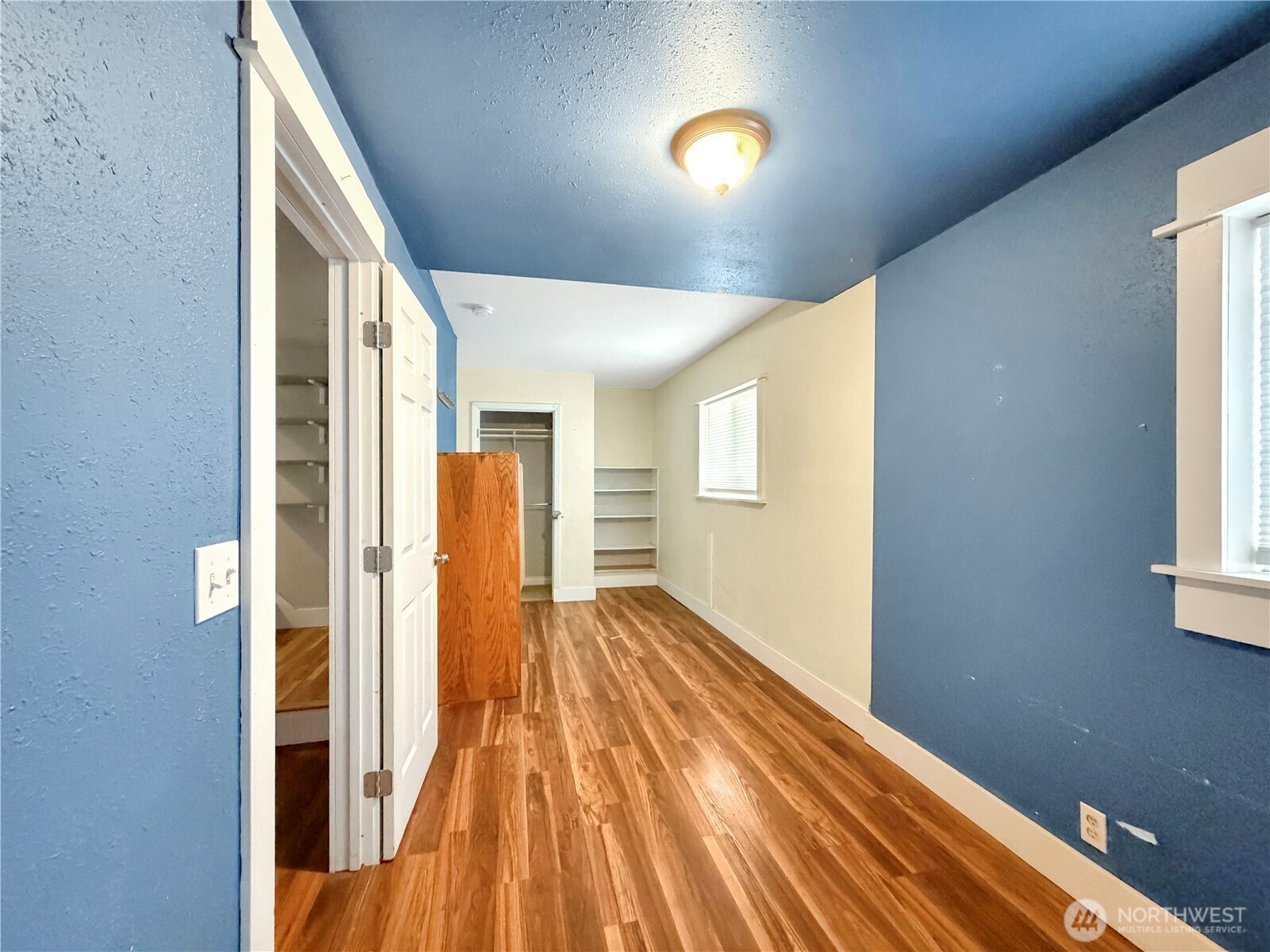 404 E Sixth Property Photo 12