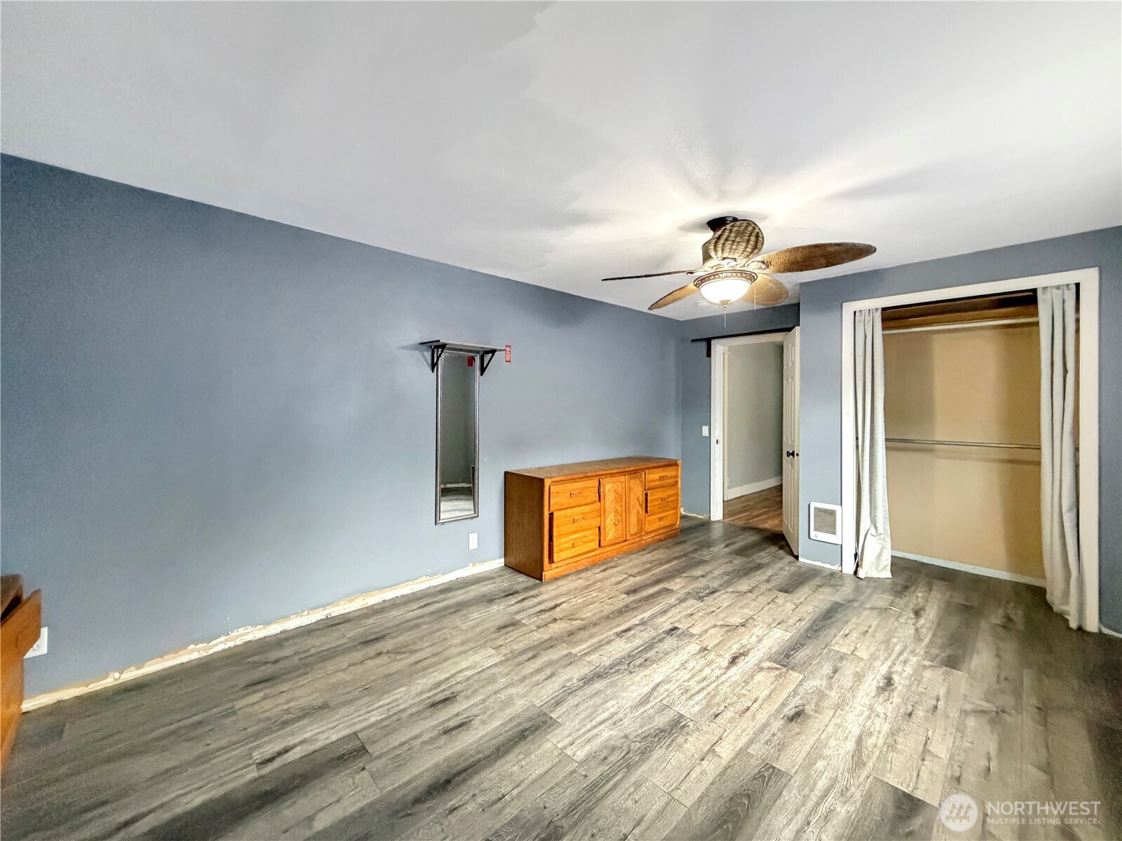 404 E Sixth Property Photo 14