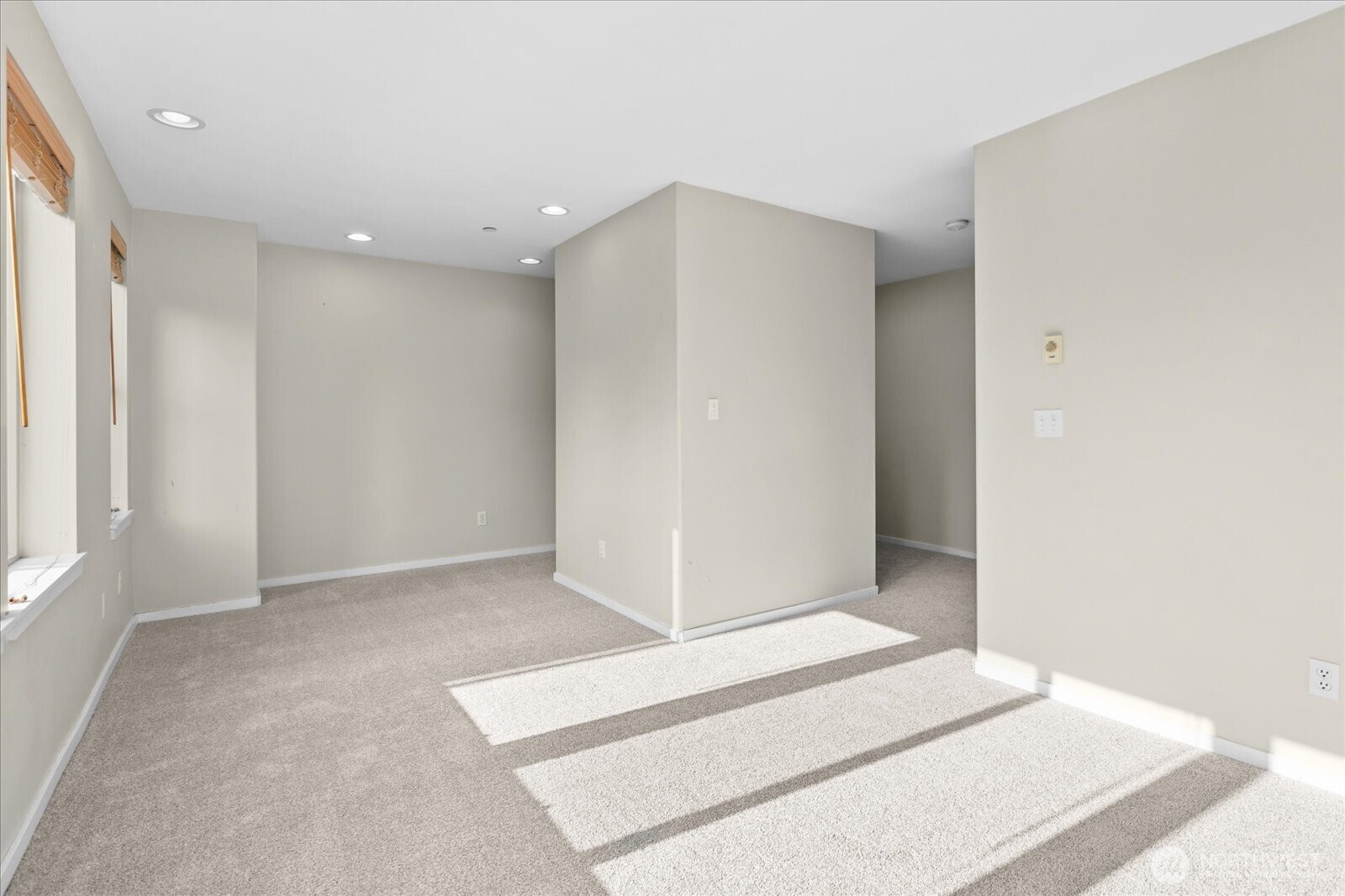 205 Avenue E B Property Photo 4
