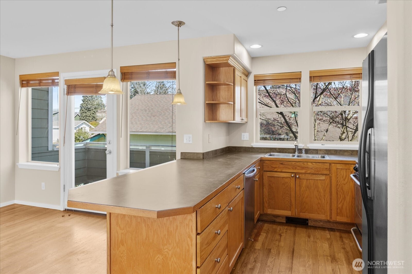 205 Avenue E B Property Photo 8
