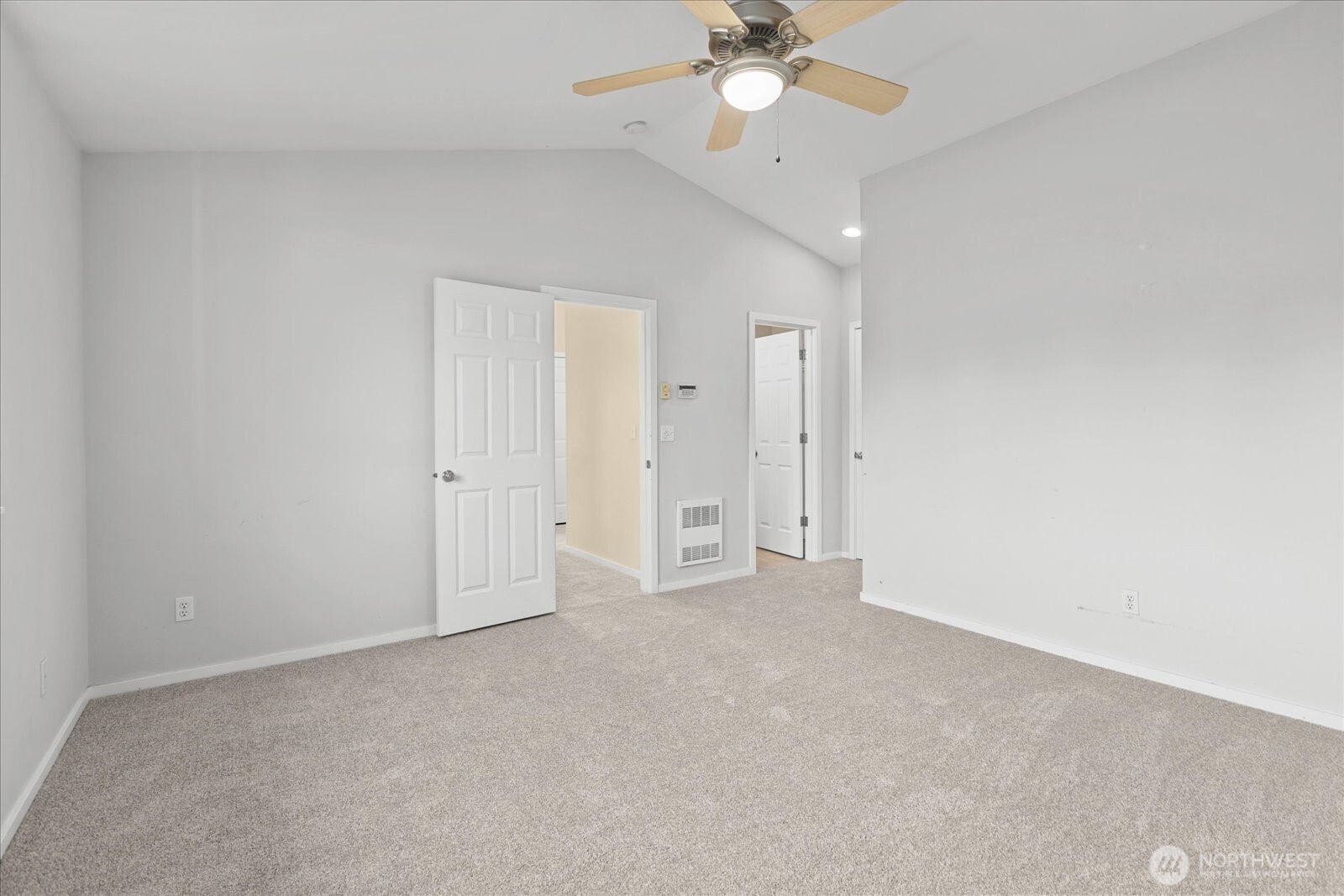 205 Avenue E B Property Photo 22