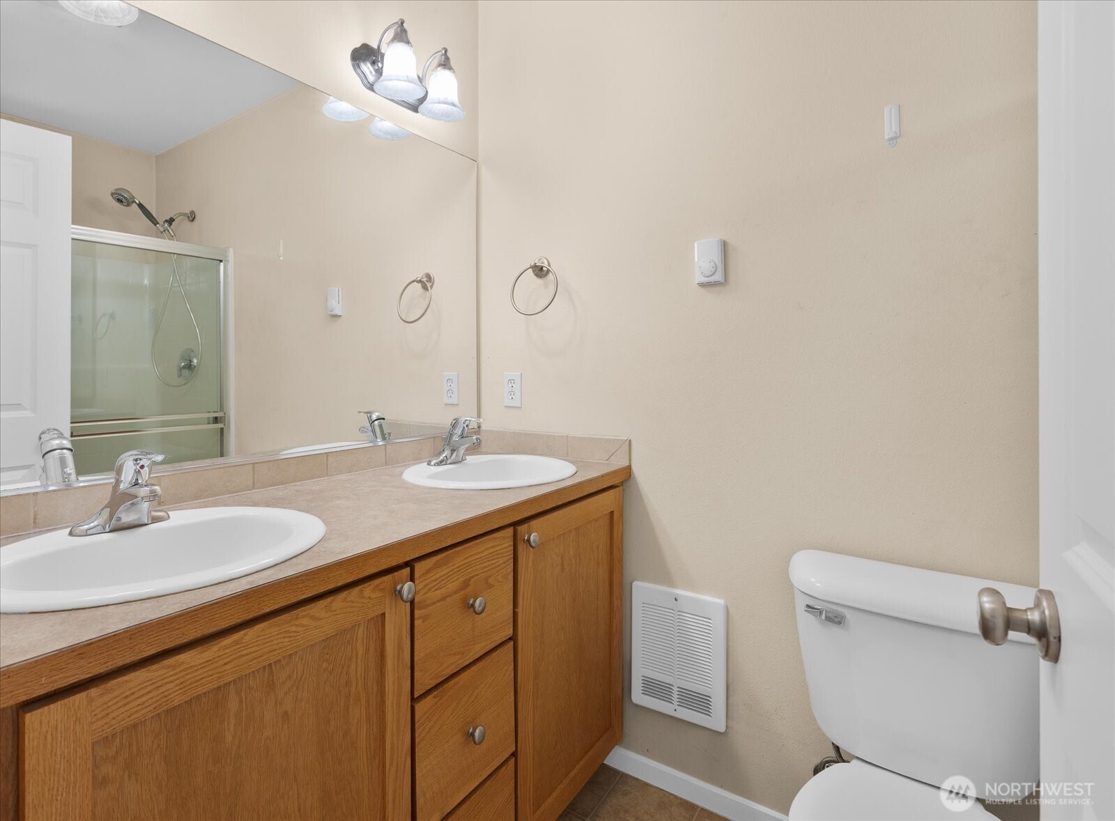 205 Avenue E B Property Photo 24