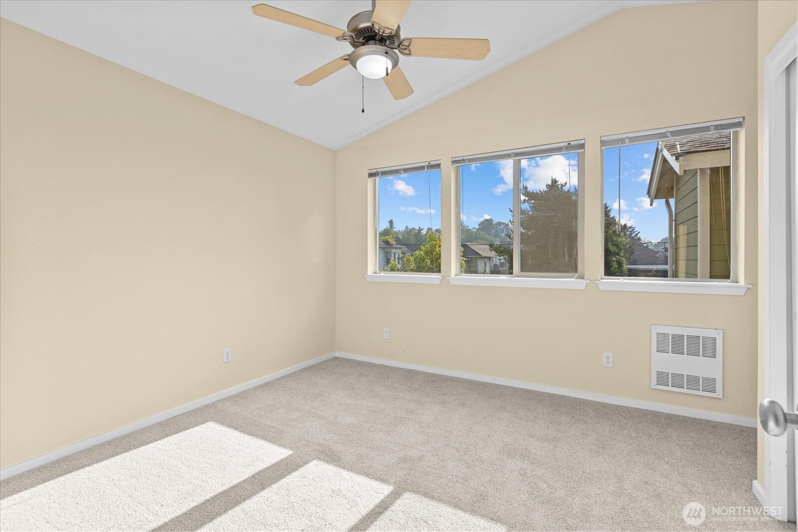 205 Avenue E B Property Photo 27