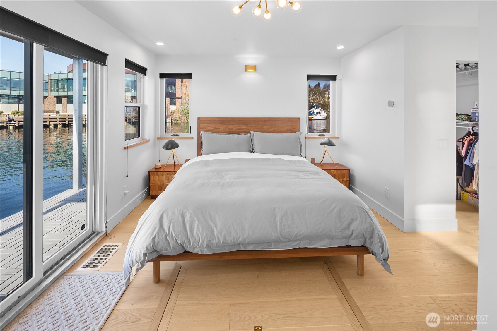 2309 N Northlake Way 13 Property Photo 25