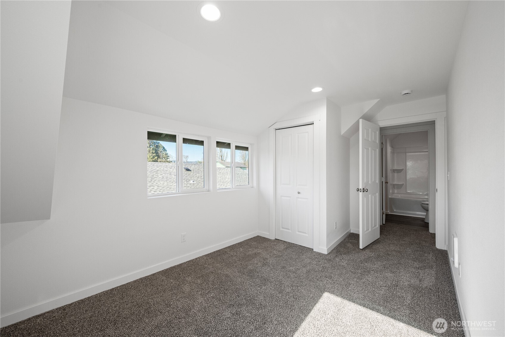 285 20th Avenue Property Photo 11