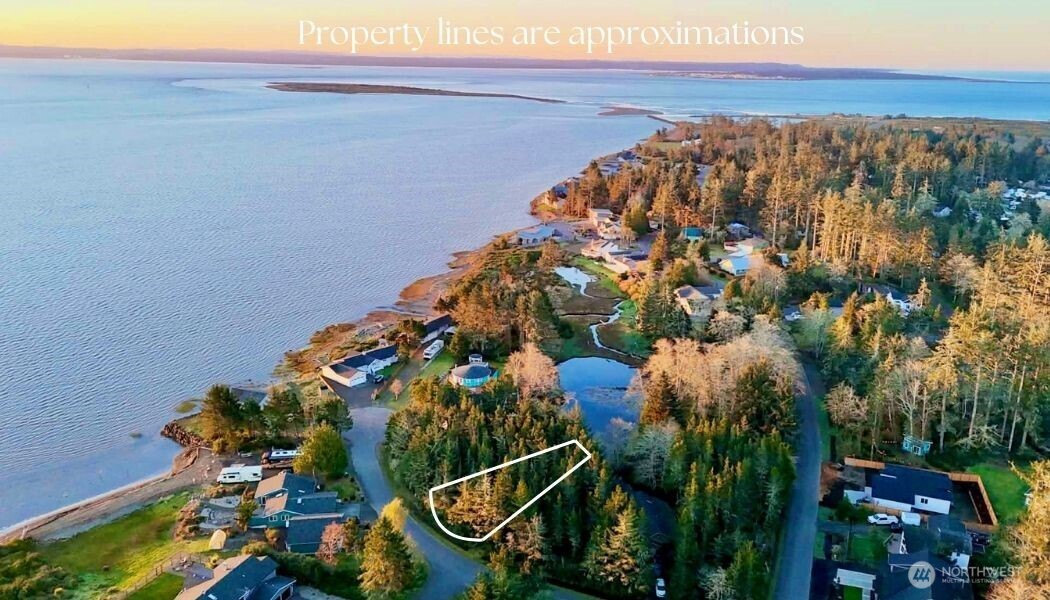 733 Peninsula Court Property Photo 1