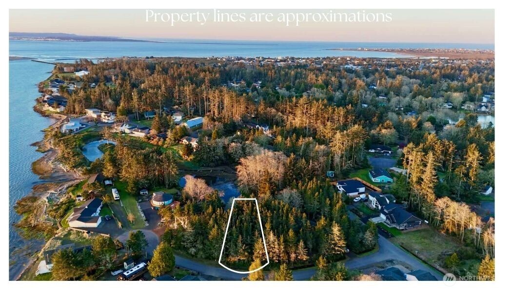 733 Peninsula Court Property Photo 11