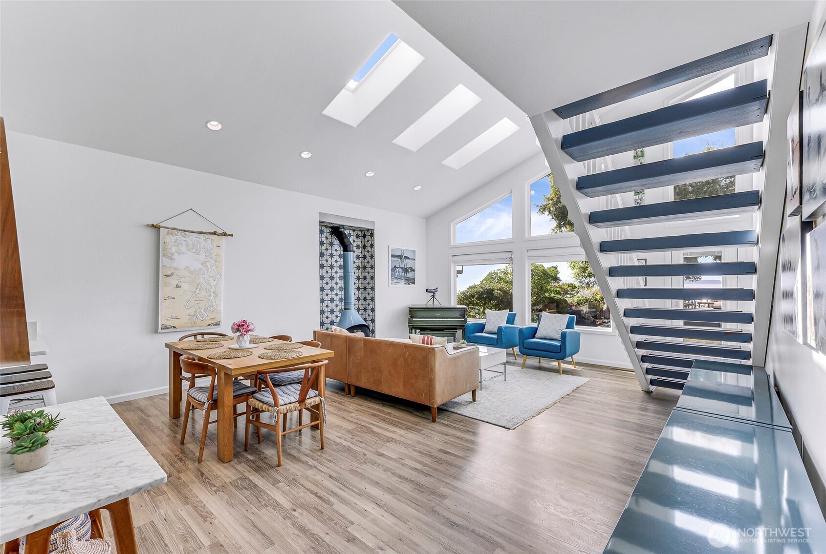 2402 Sunlight Beach Road Property Photo 4