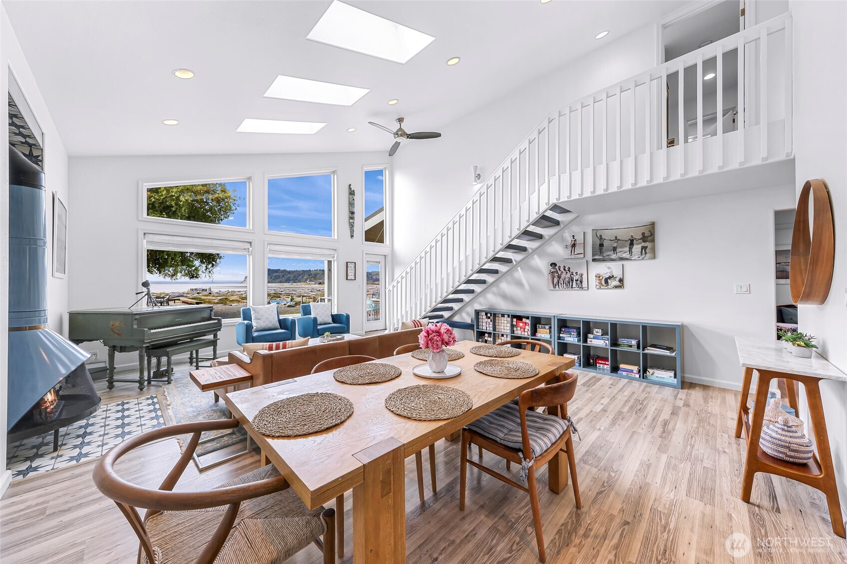 2402 Sunlight Beach Road Property Photo 5