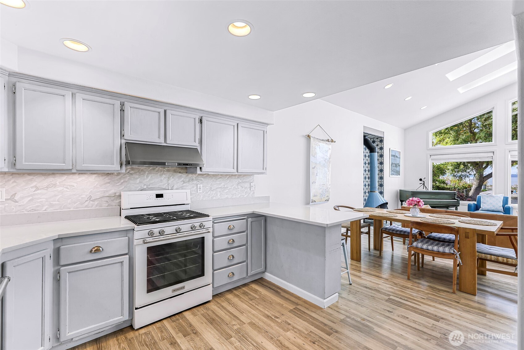 2402 Sunlight Beach Road Property Photo 8