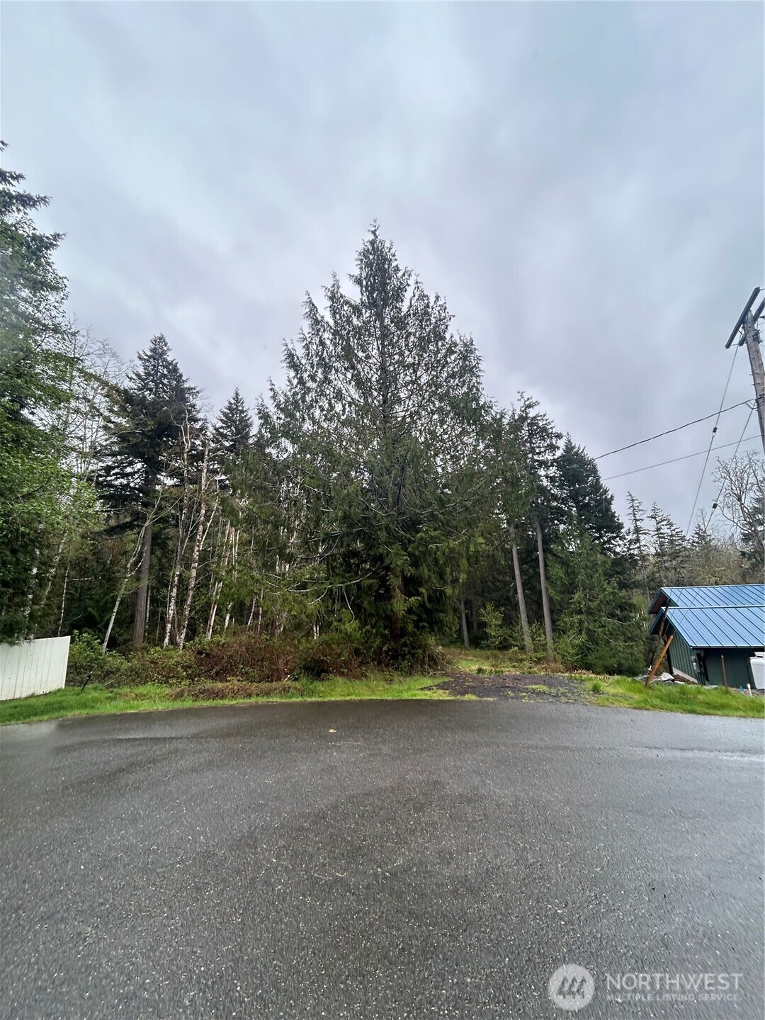 2201 Westwind Dr Nw Property Photo 3