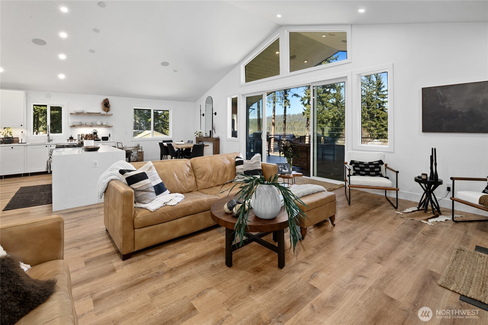 7883 Westside Road Property Photo 10