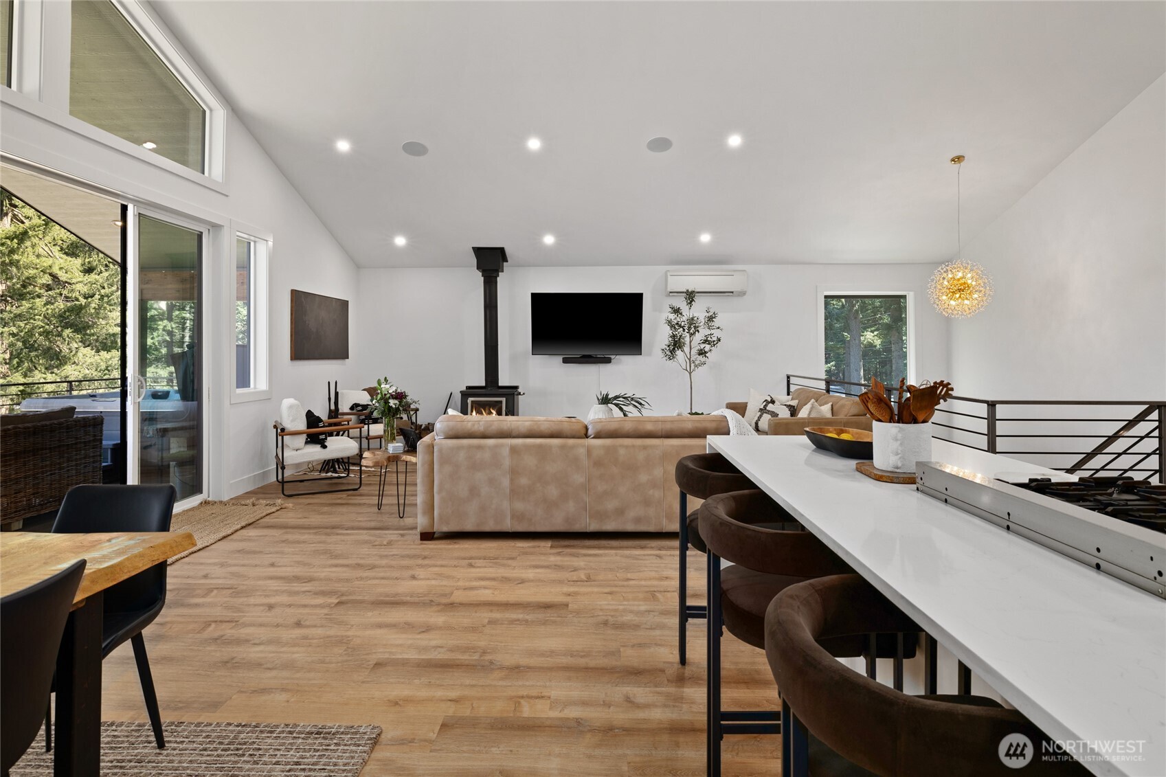 7883 Westside Road Property Photo 14