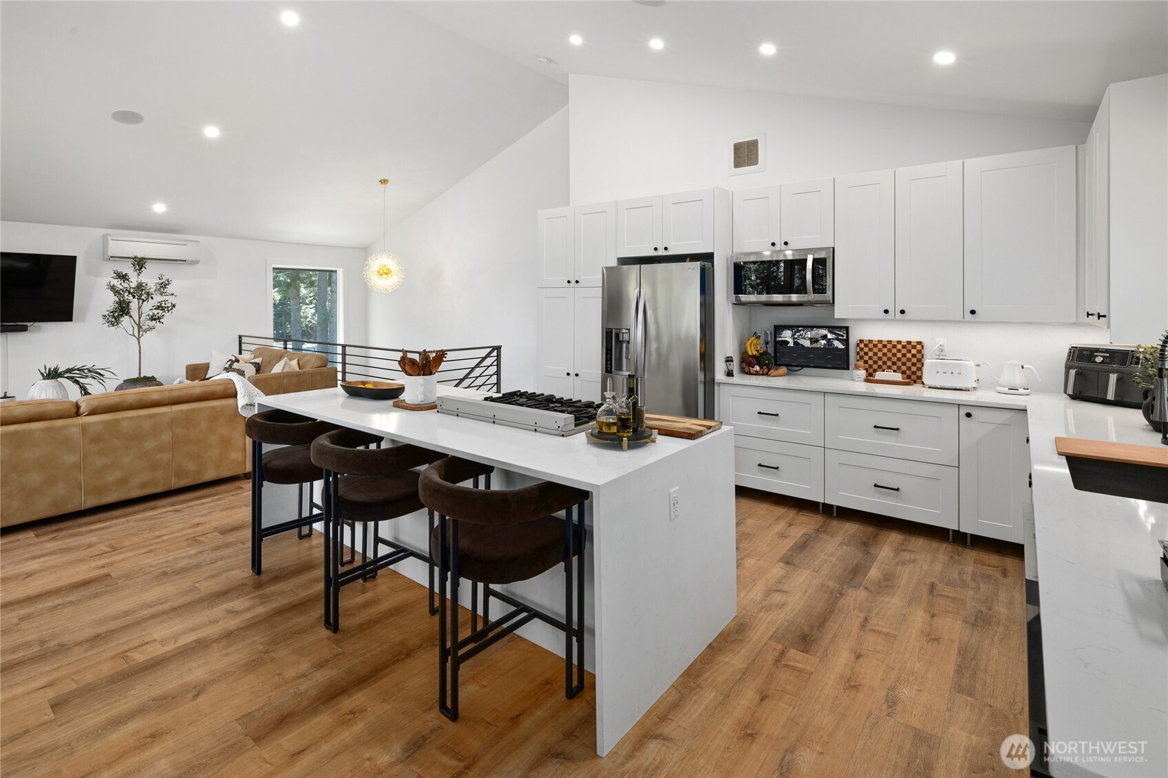 7883 Westside Road Property Photo 15