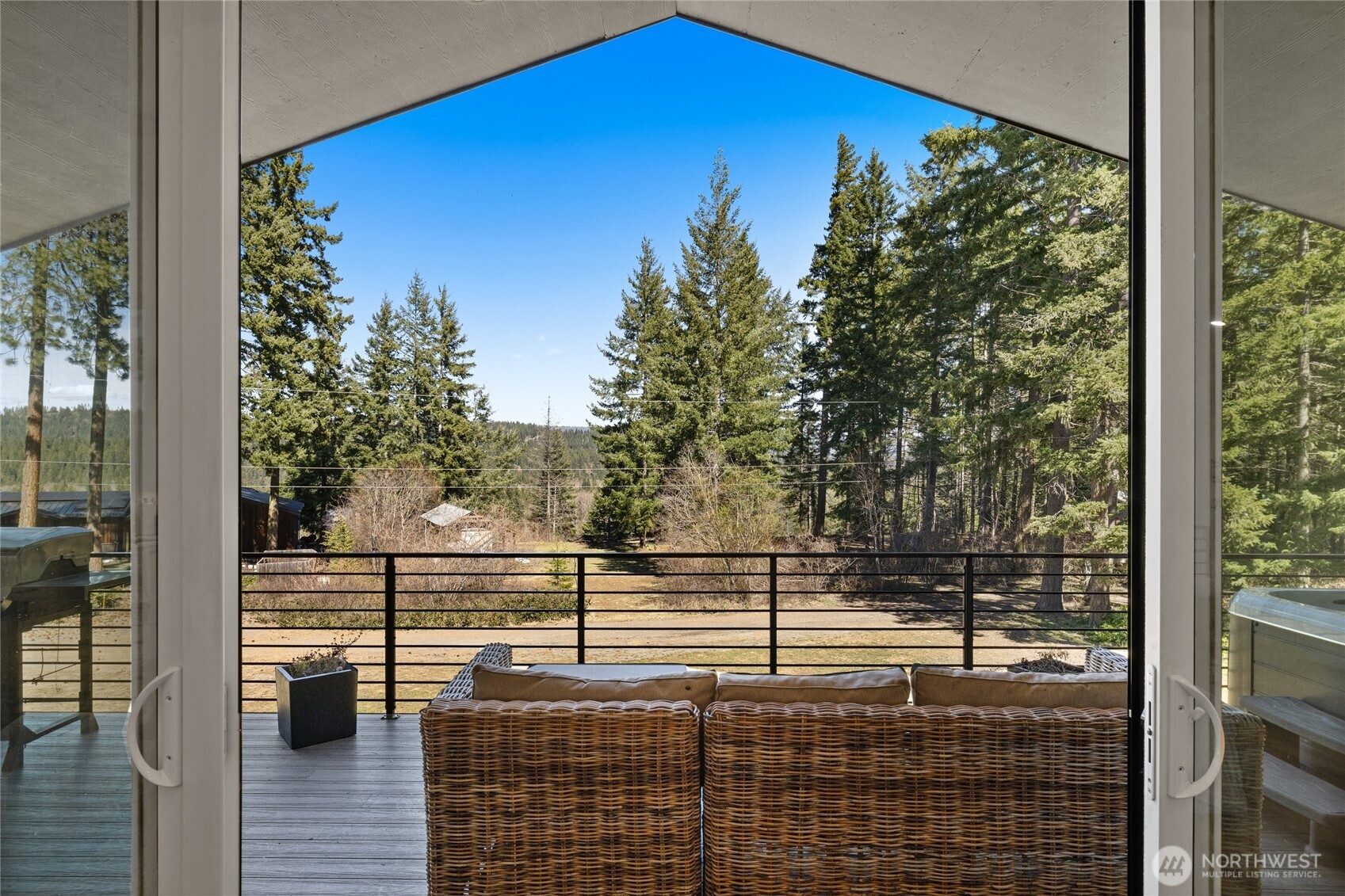 7883 Westside Road Property Photo 18