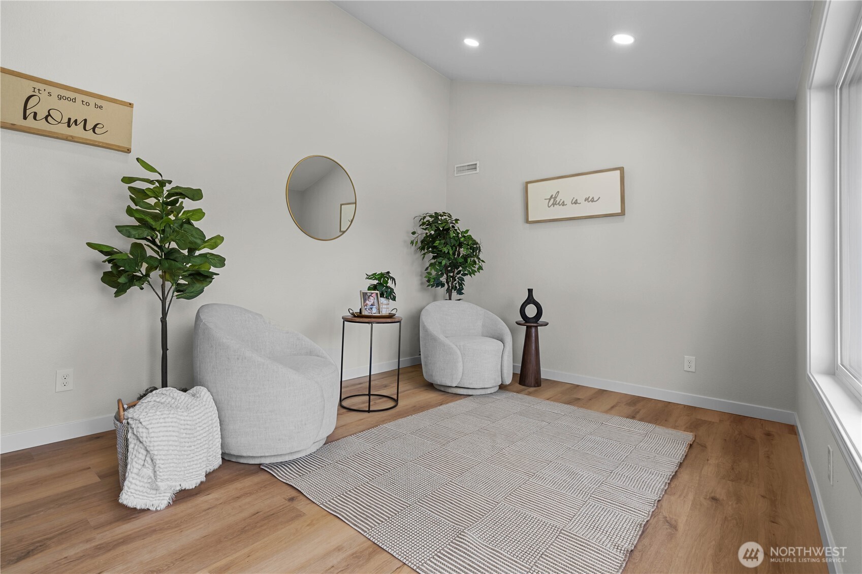 1956 E 65th Street Property Photo 3