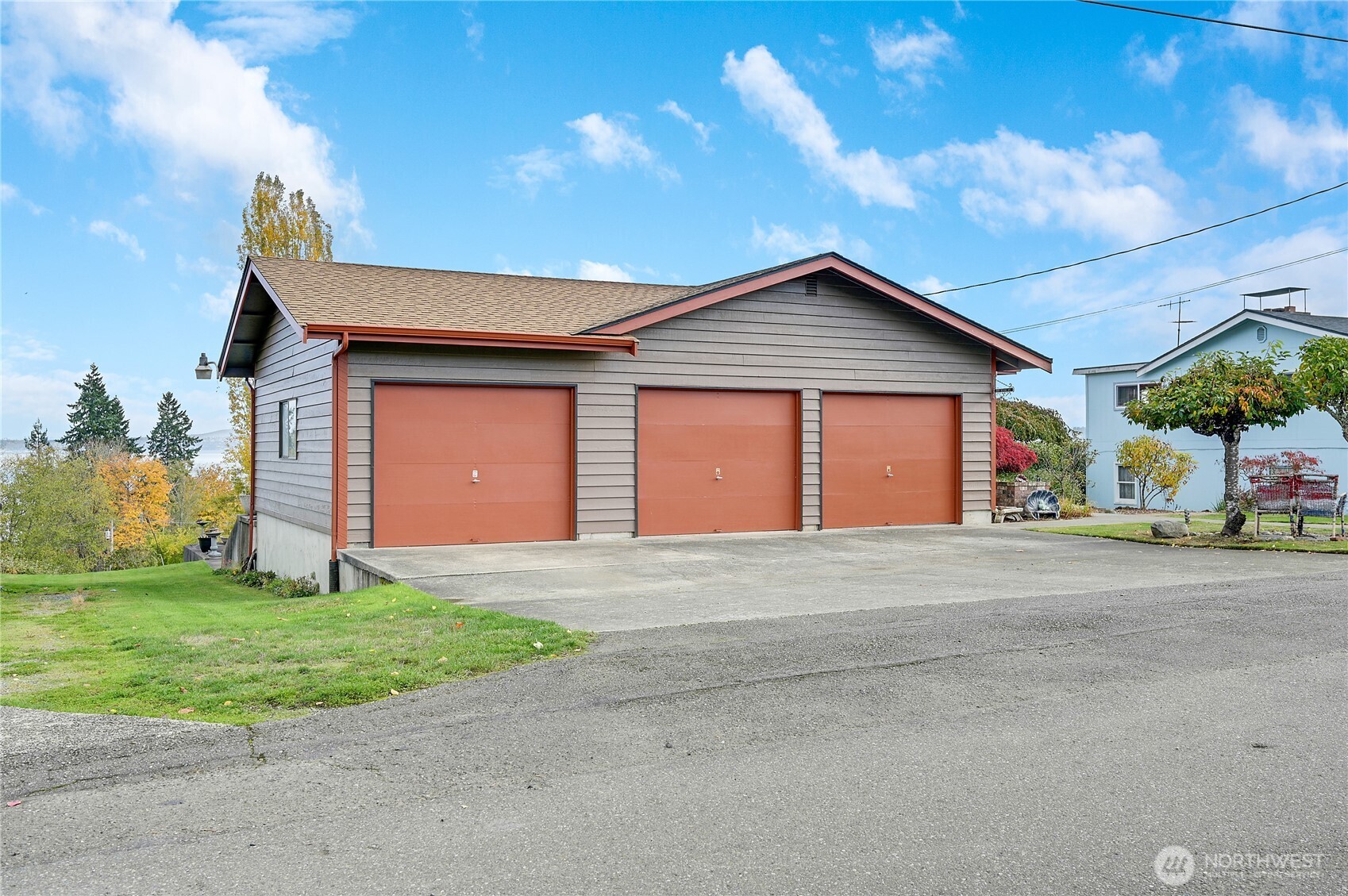 2601 2nd Avenue Property Photo 2