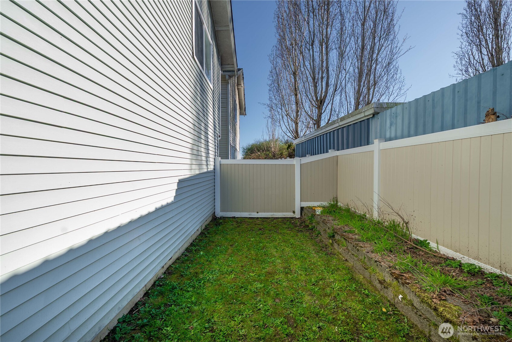 11236 3rd Avenue Property Photo 4