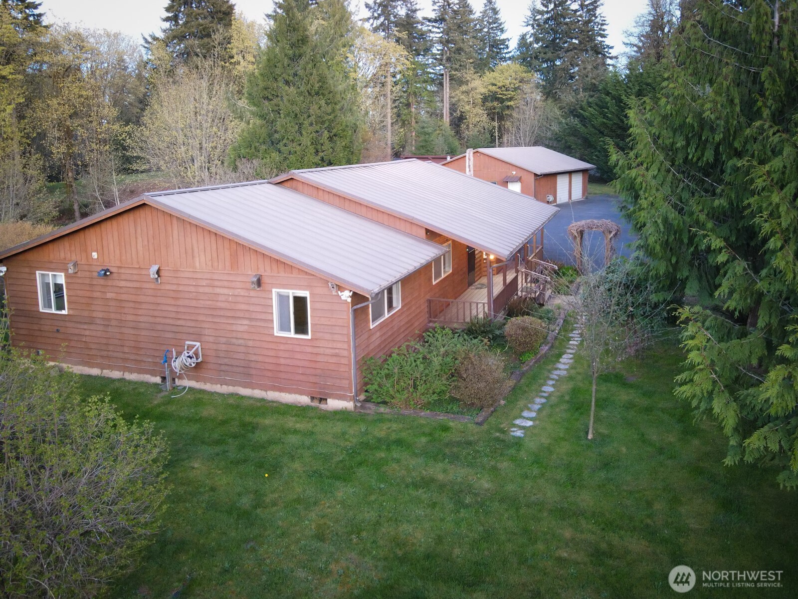 207 Tillicum Drive Property Photo 3