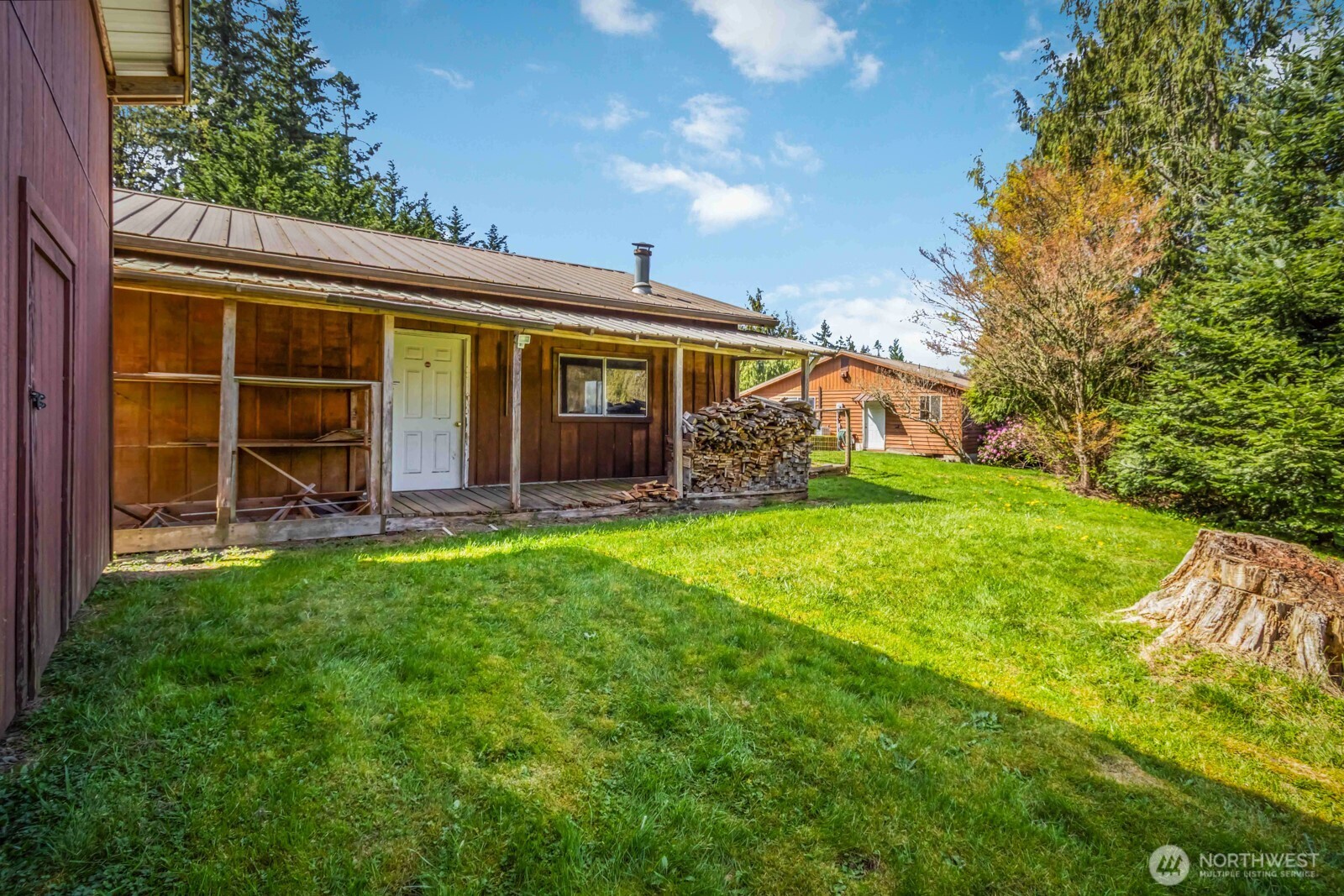 207 Tillicum Drive Property Photo 8