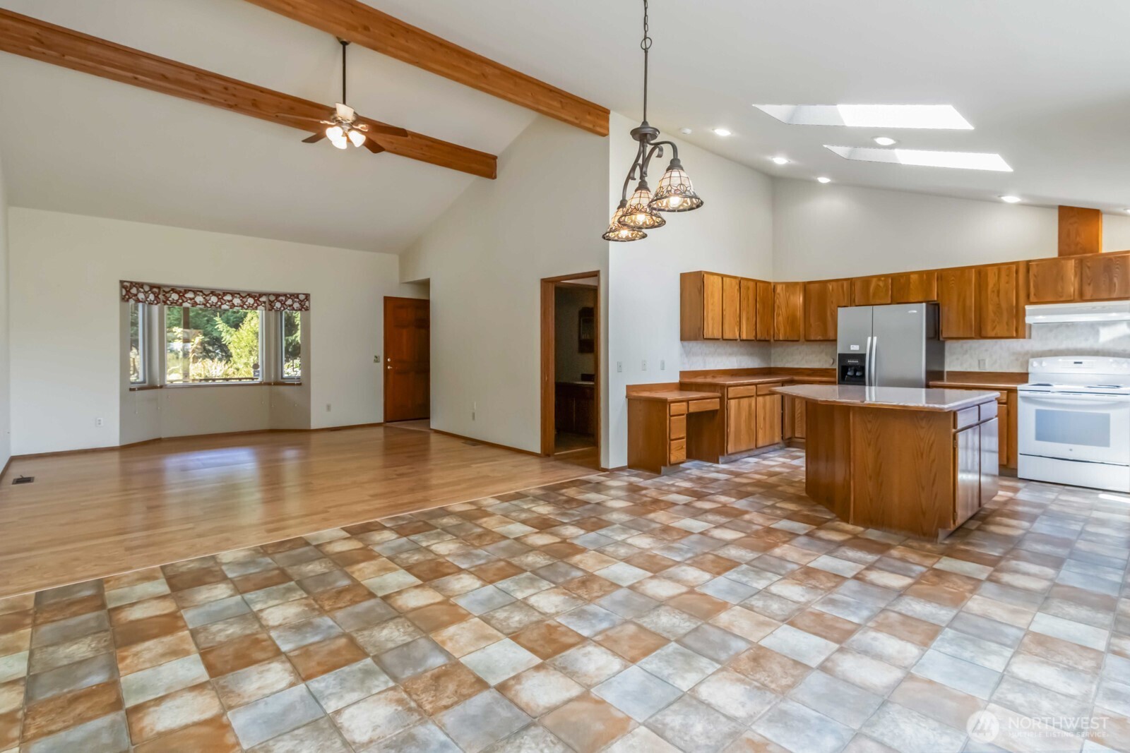 207 Tillicum Drive Property Photo 18